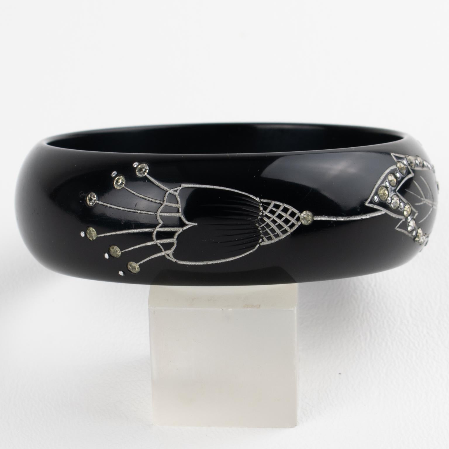 Art Deco Black Galalith Jewellers Bangle with Carved Floral Design en vente 5