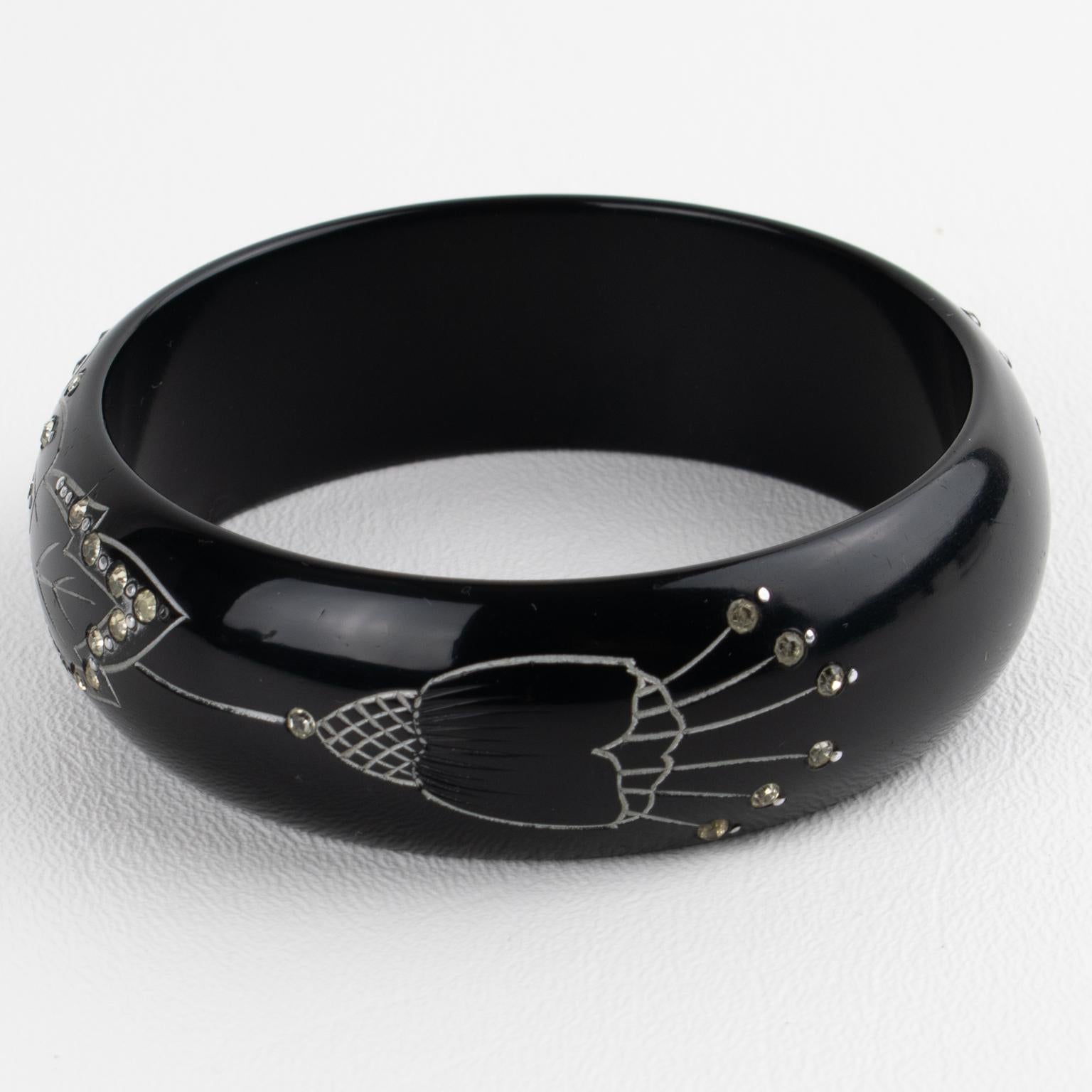 Art Deco Black Galalith Jewellers Bangle with Carved Floral Design en vente 1