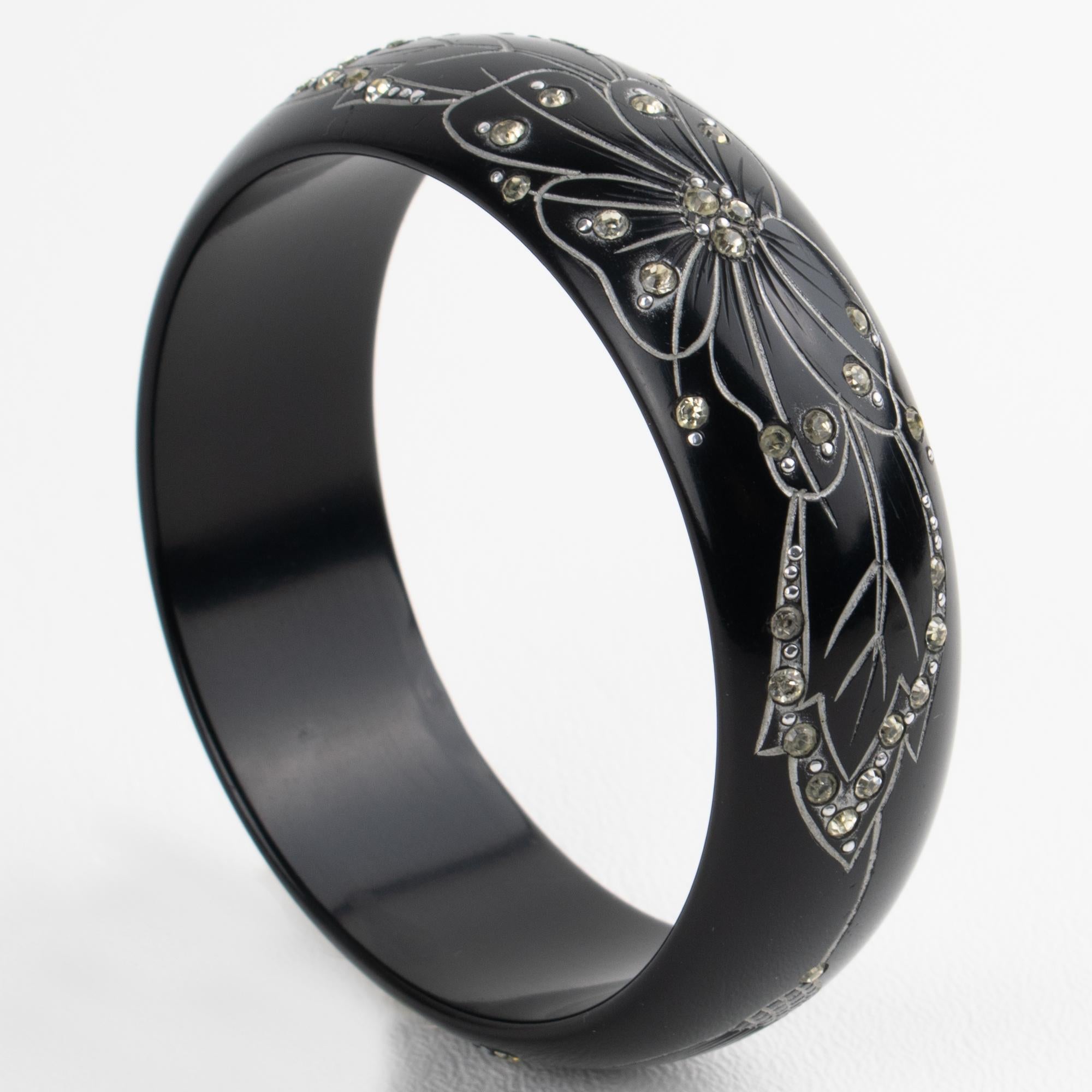 Art Deco Black Galalith Jewellers Bangle with Carved Floral Design en vente 3