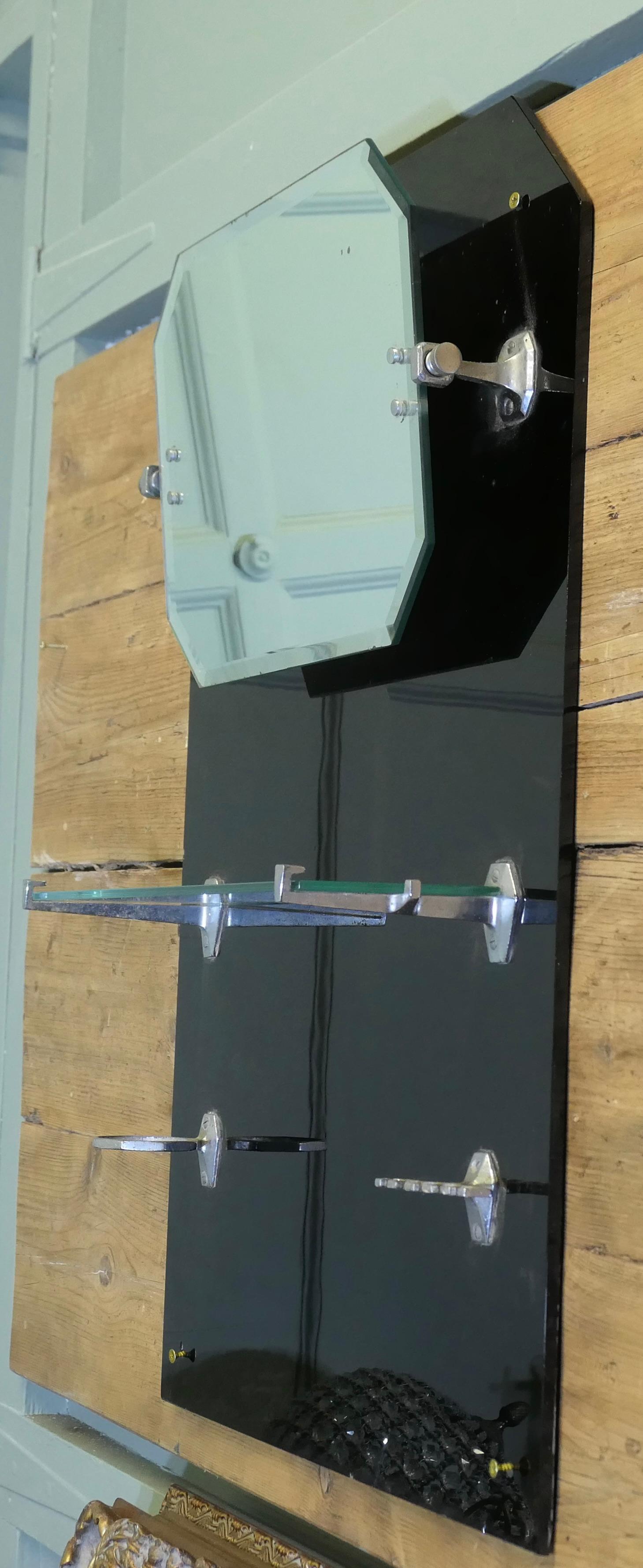 Art Deco Black Glass and Chrome Bathroom Mirror (miroir de salle de bain en verre noir et chrome)   Une grande pièce Bon état - En vente à Godshill, Isle of Wight