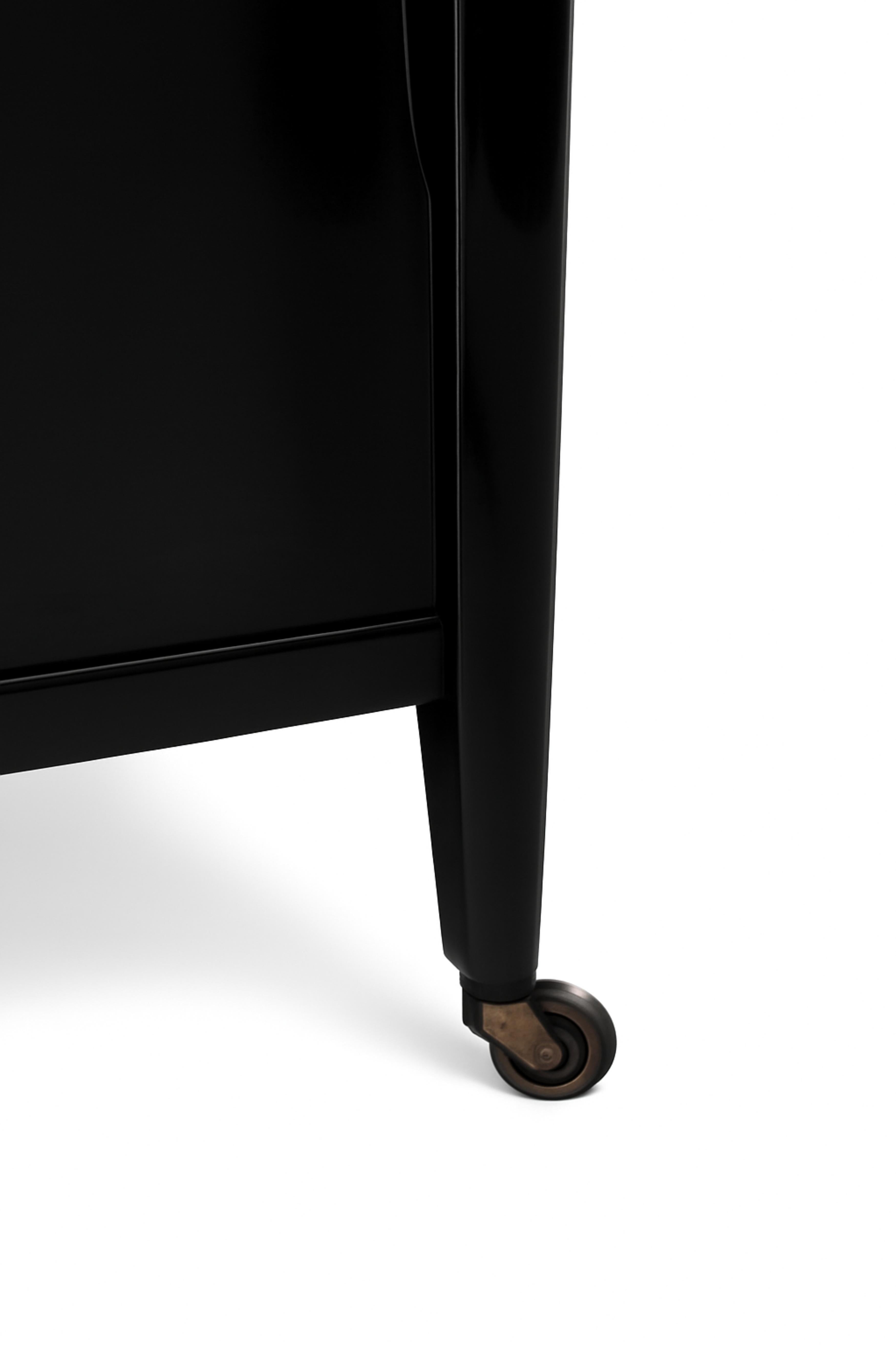 Français Table de chariot Art déco en laque noire 20ème siècle en vente
