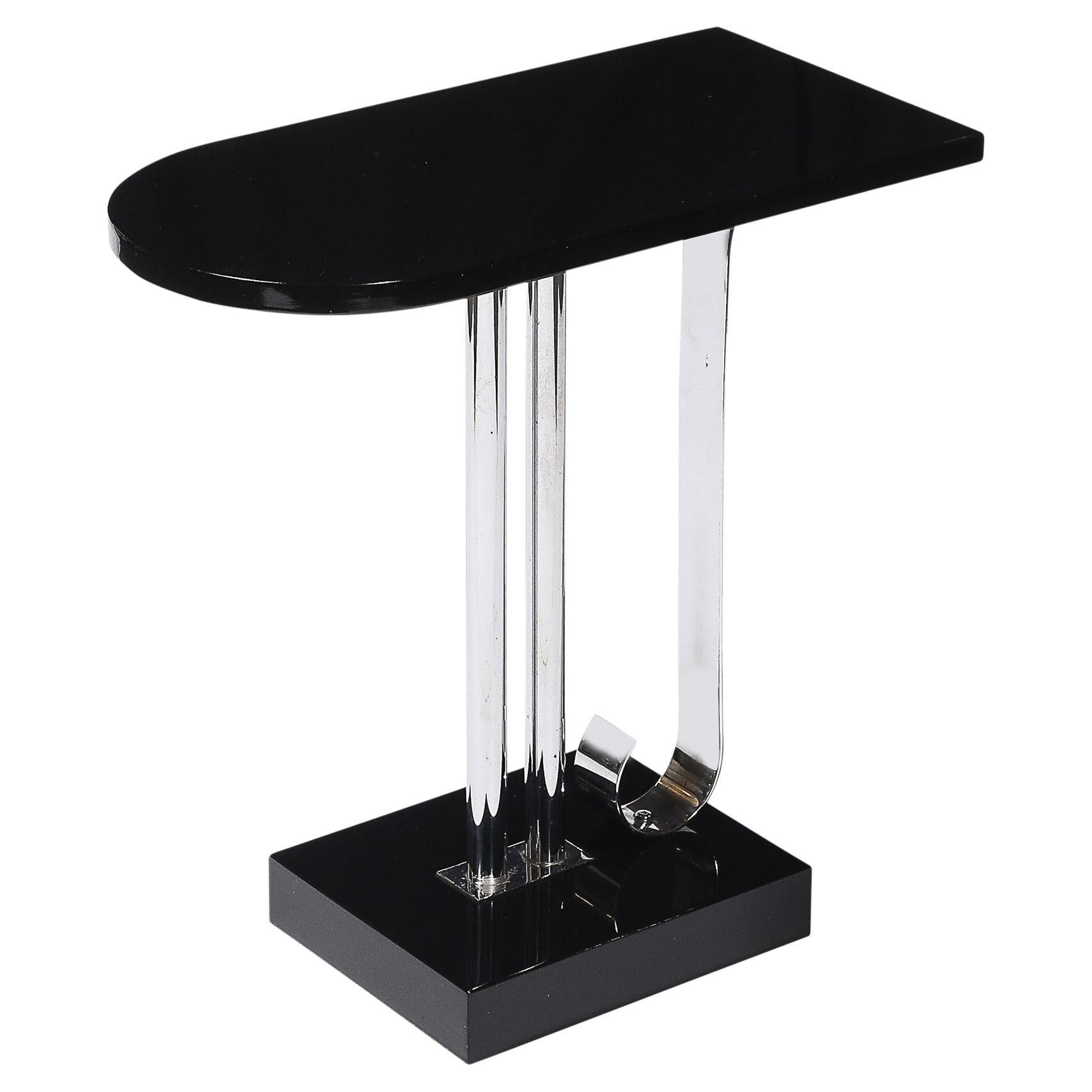 Mesa auxiliar Art Decó Laca Negra y Cromada con Detalle de Volutas by Belmet