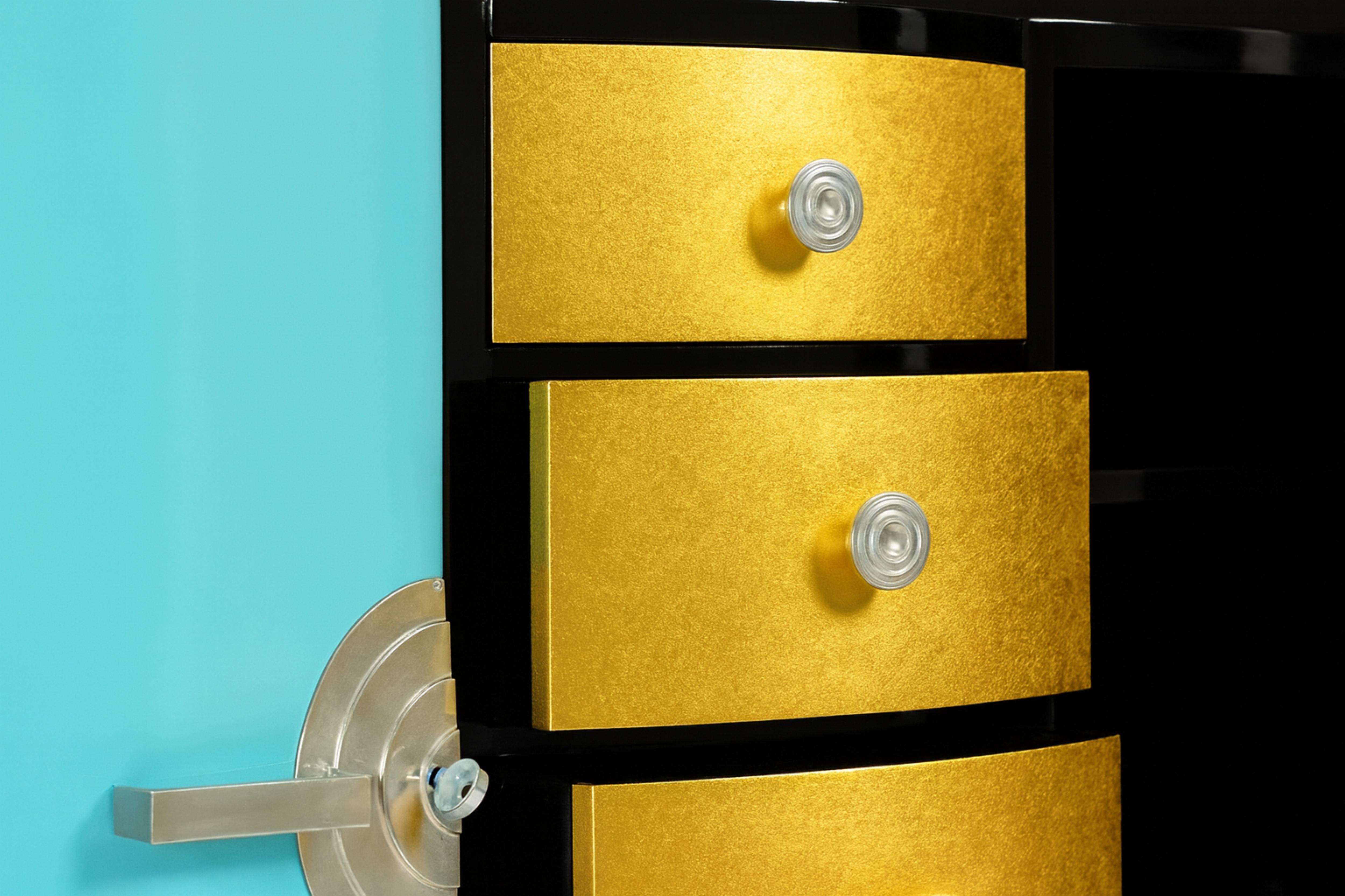 Art Deco Black Lacquer Gilt Blue Credenza, 20th Century In condizioni buone in vendita a Lisbon, PT