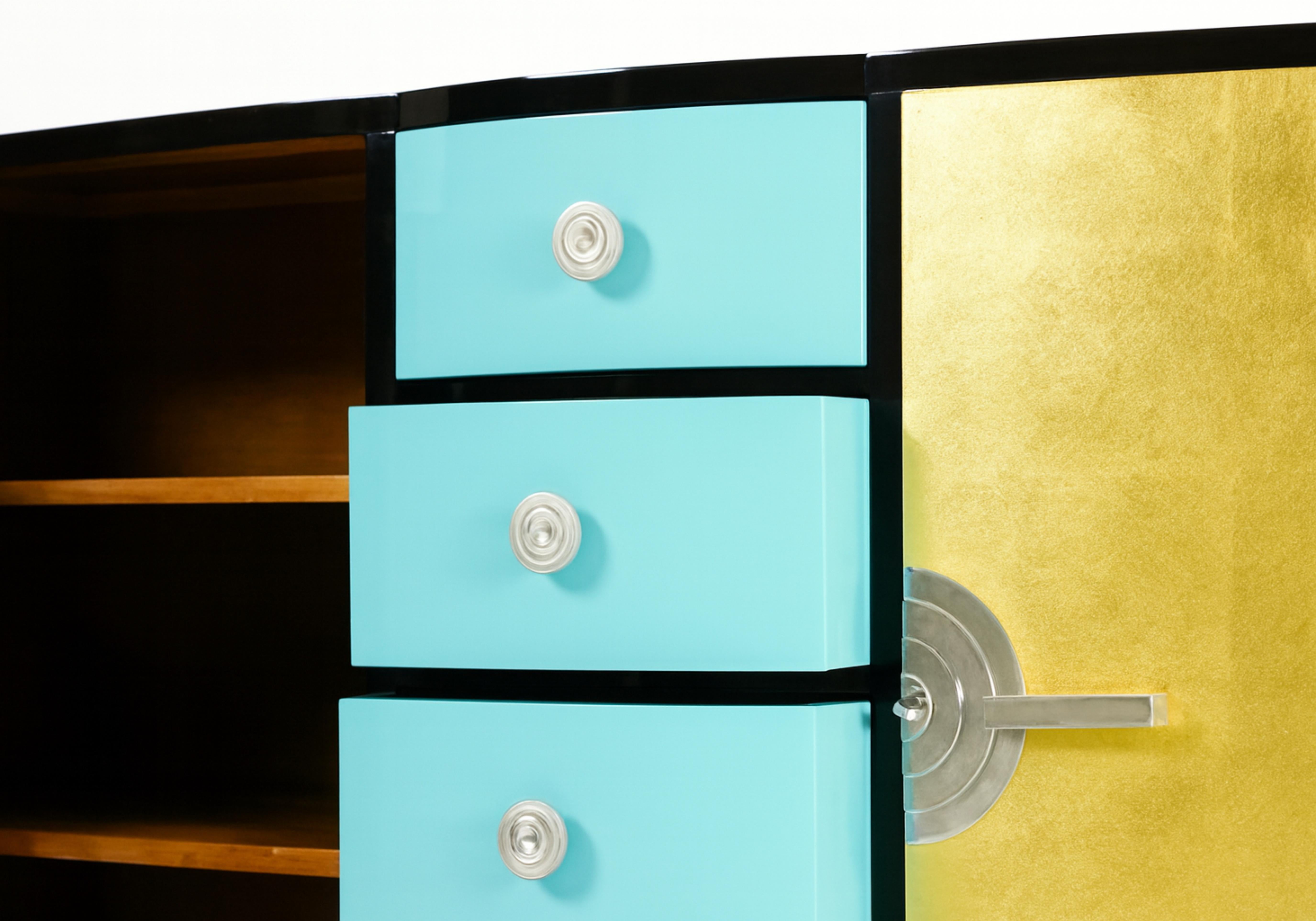 Ottone Credenza a uovo in lacca nera dorata Art Déco, 20° secolo in vendita
