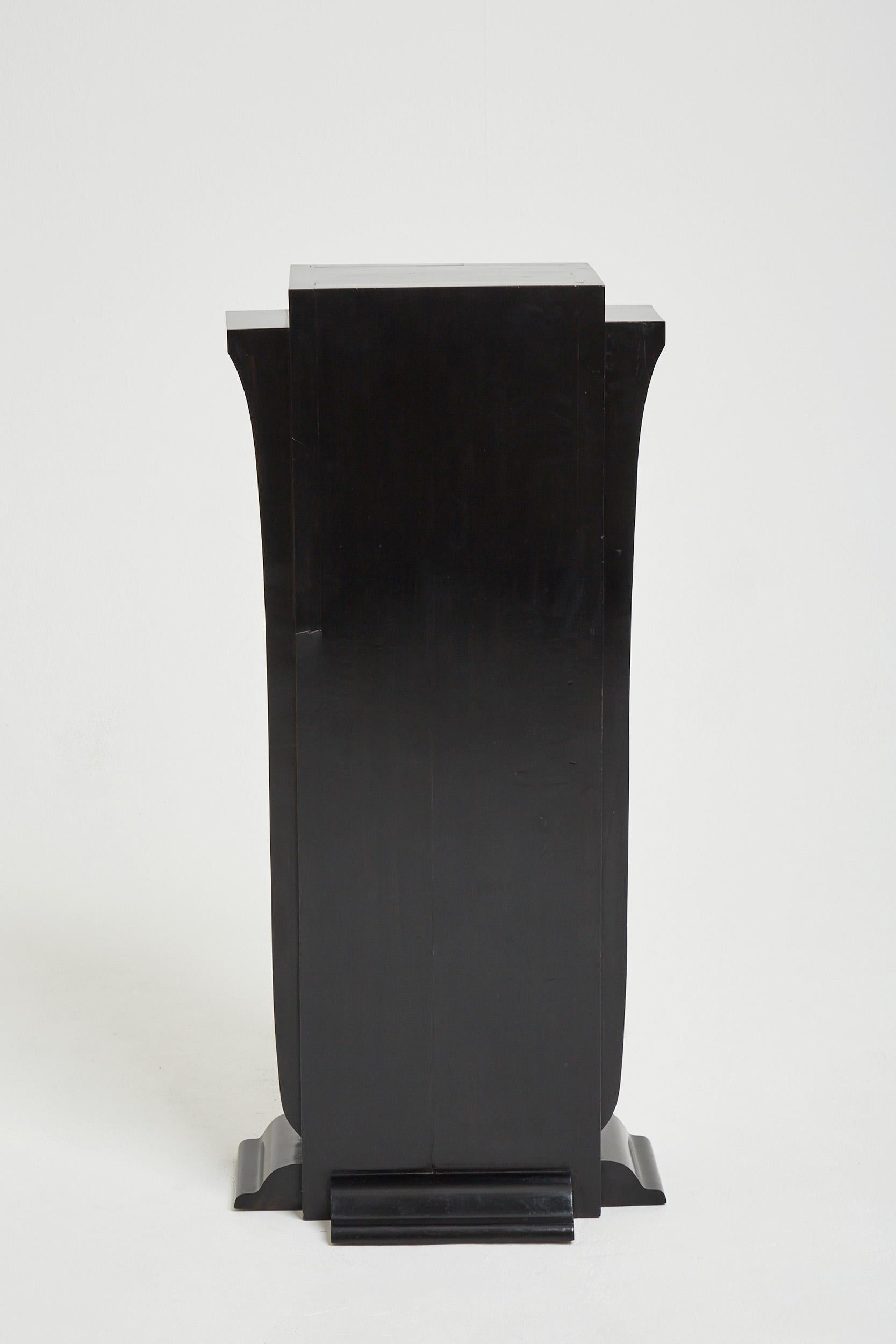 Art Deco Black Lacquer Pedestal In Good Condition In London, GB