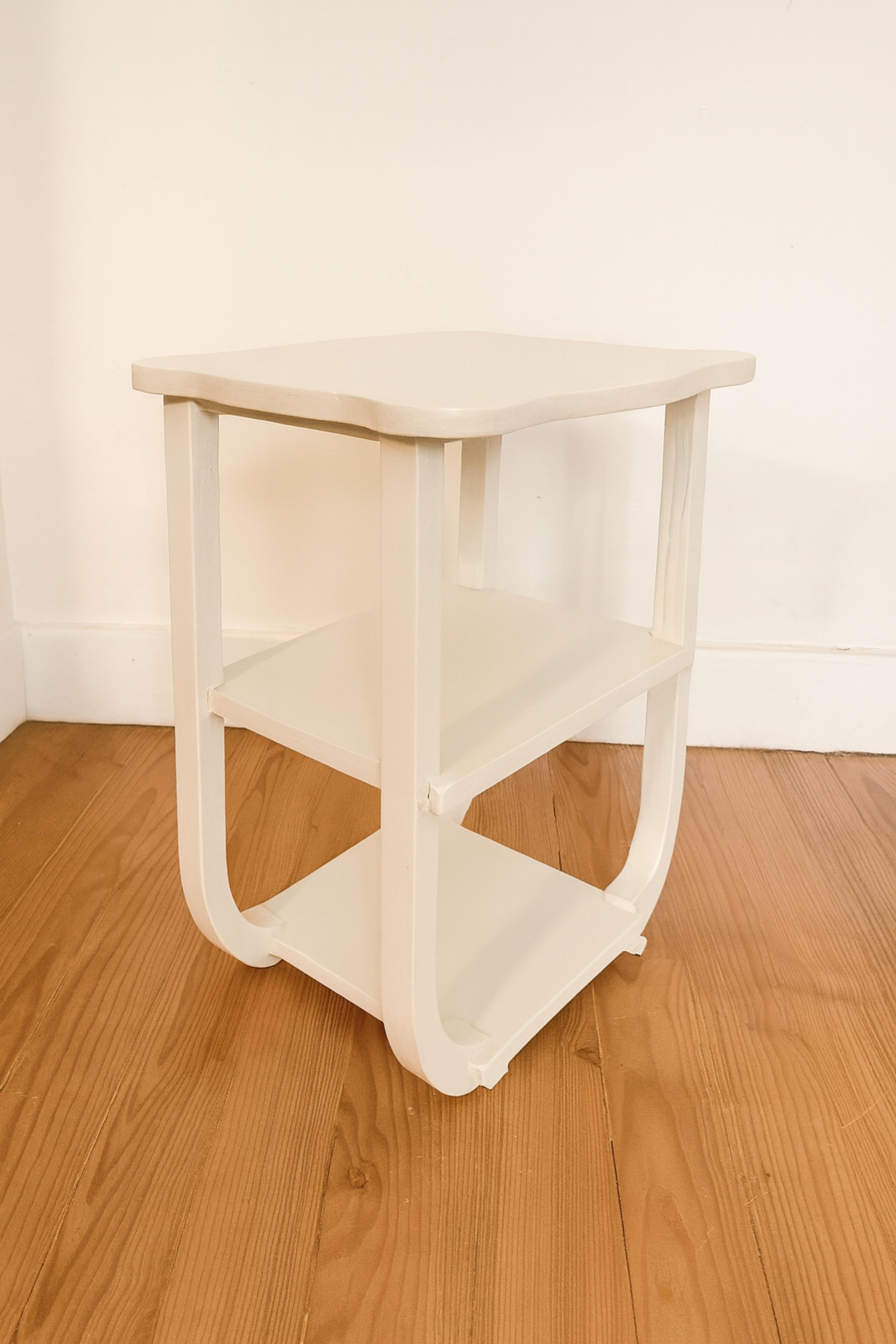 Art Deco Black Lacquer Side Table, 20th Century In Good Condition For Sale In Lisbon, PT