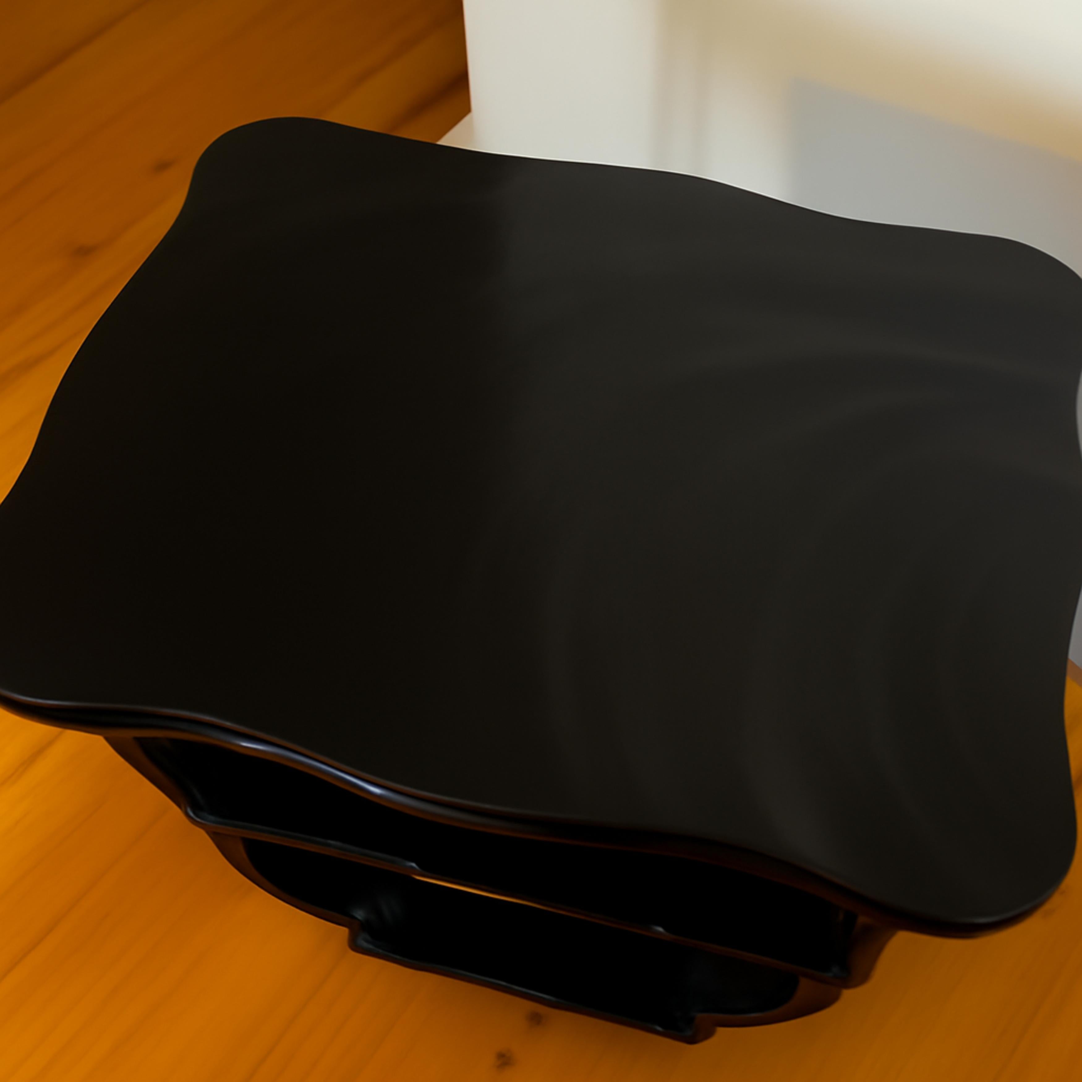 Art Deco Black Lacquer Side Table, 20th Century For Sale 1