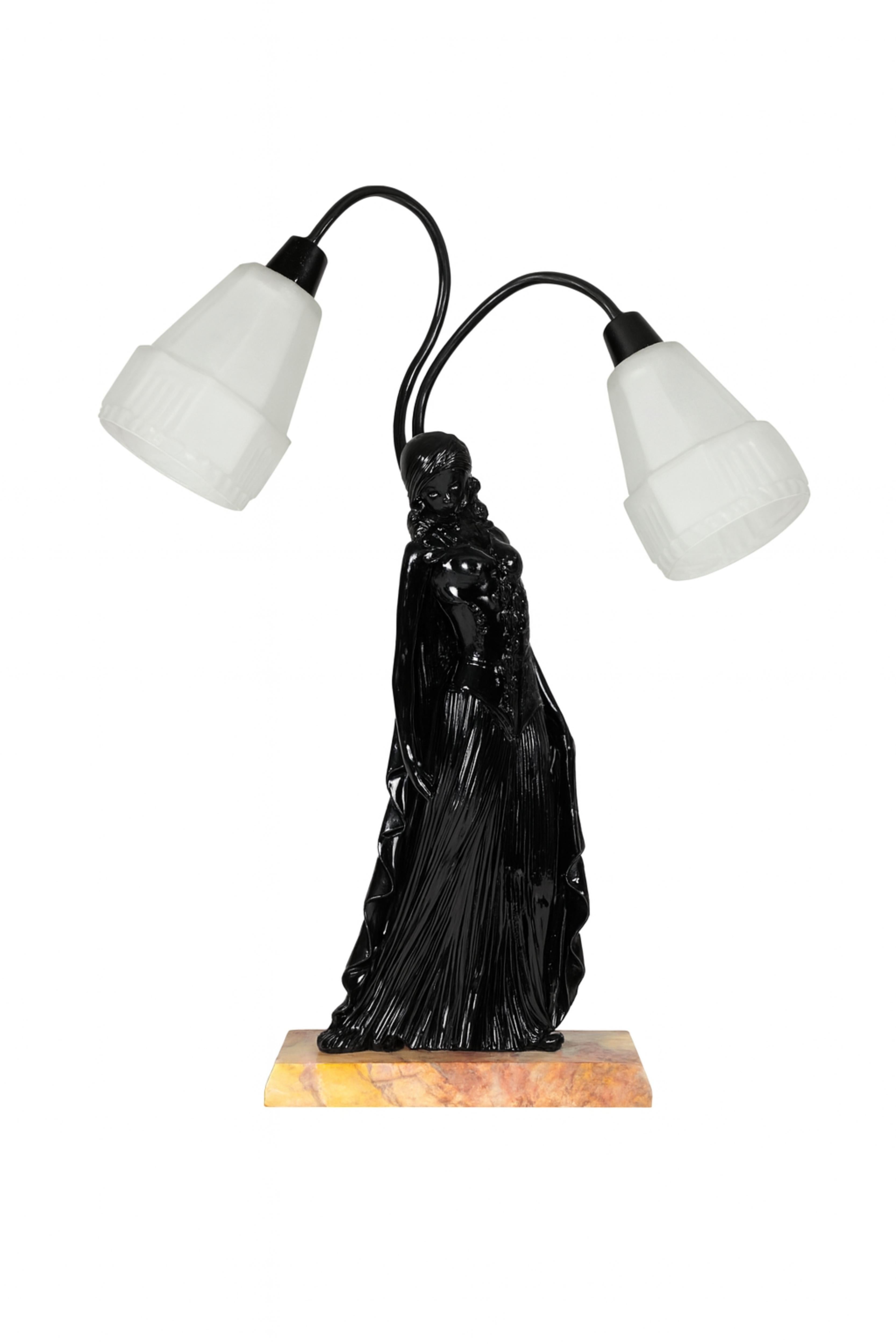 20ième siècle Art Deco Black Lacquer Table Lamp by Georges Van De Voorde, France, 1925 en vente