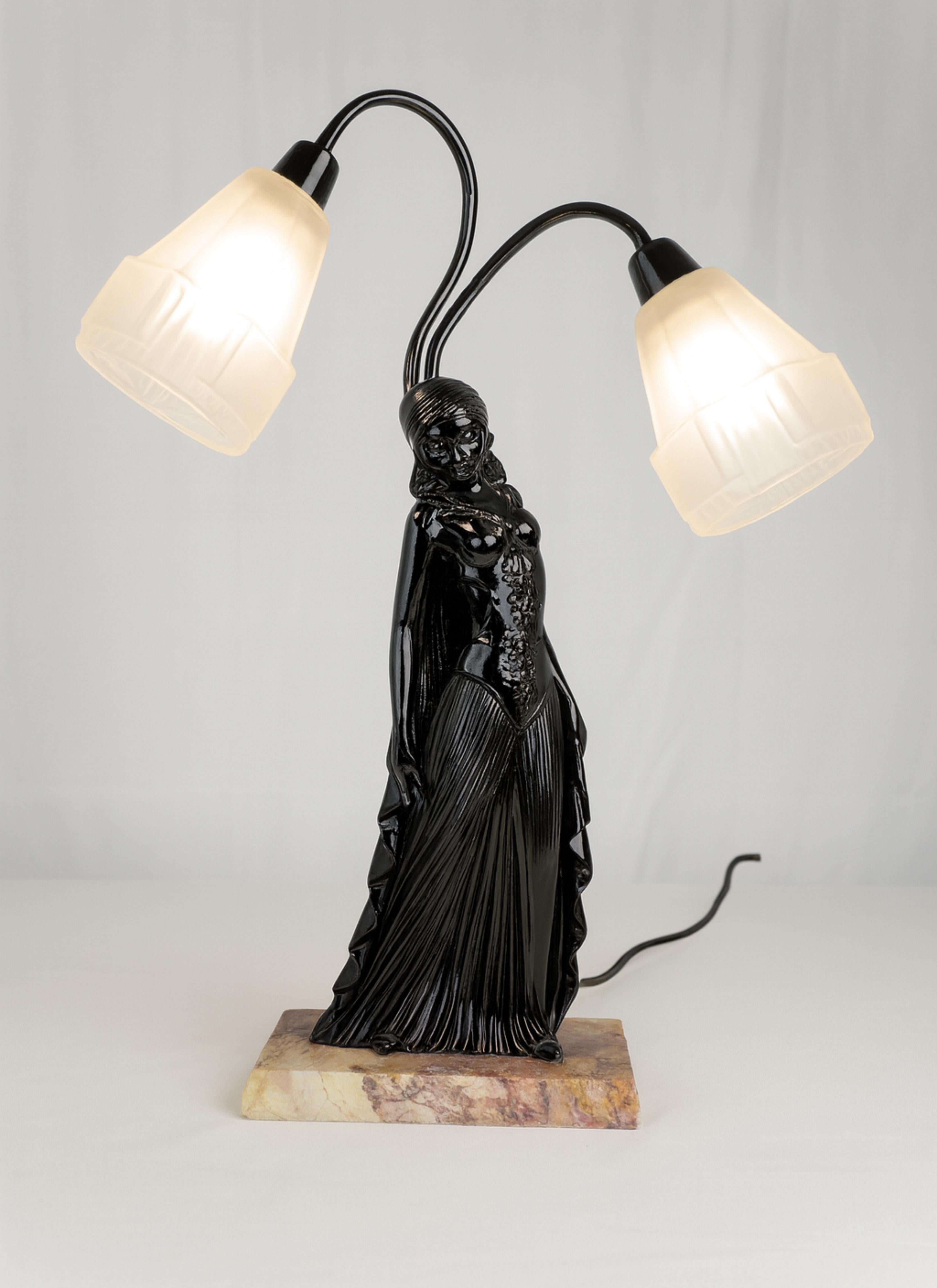 Métal Art Deco Black Lacquer Table Lamp by Georges Van De Voorde, France, 1925 en vente