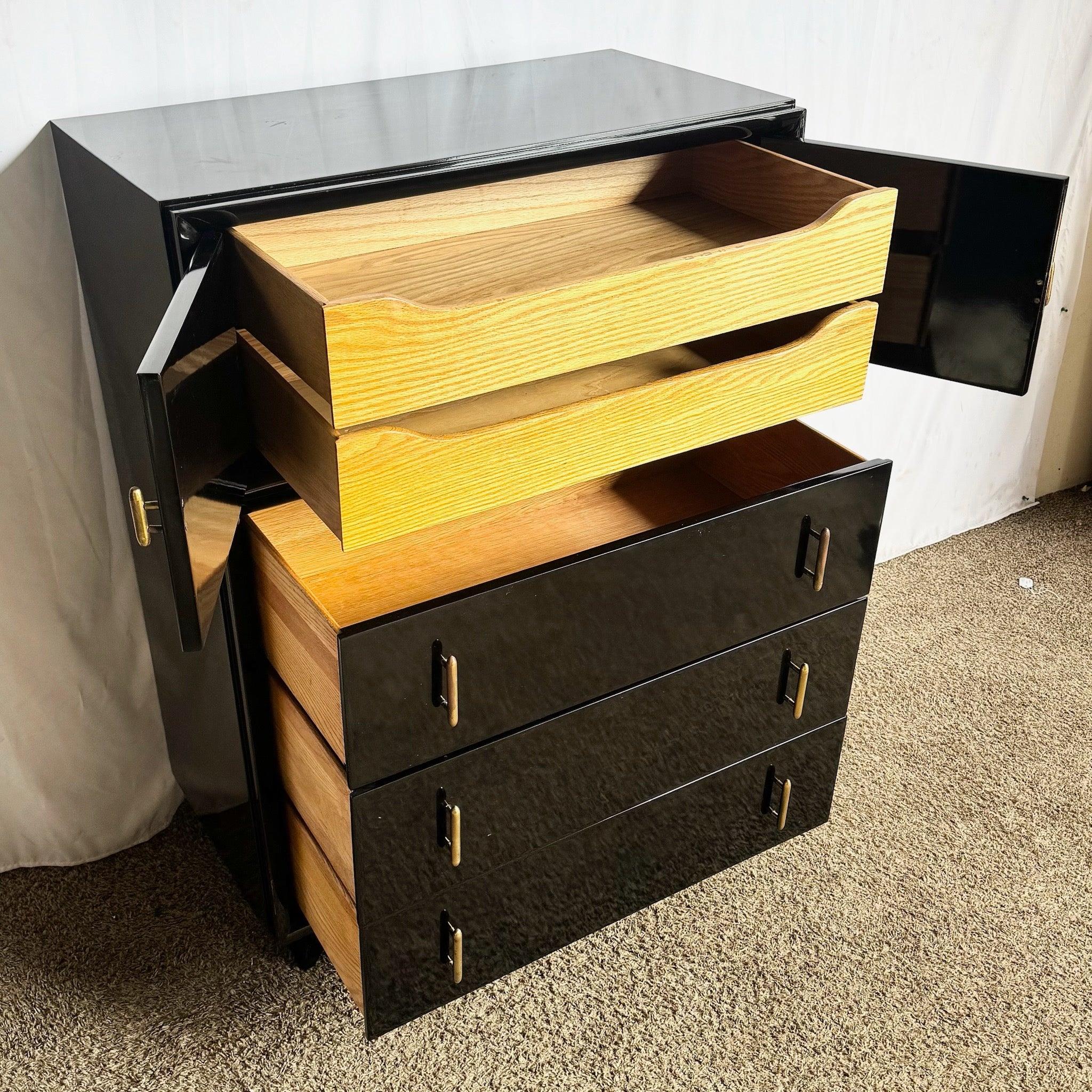 Commode haute Art Déco laquée noire et dorée avec quincaillerie en laiton en vente 3