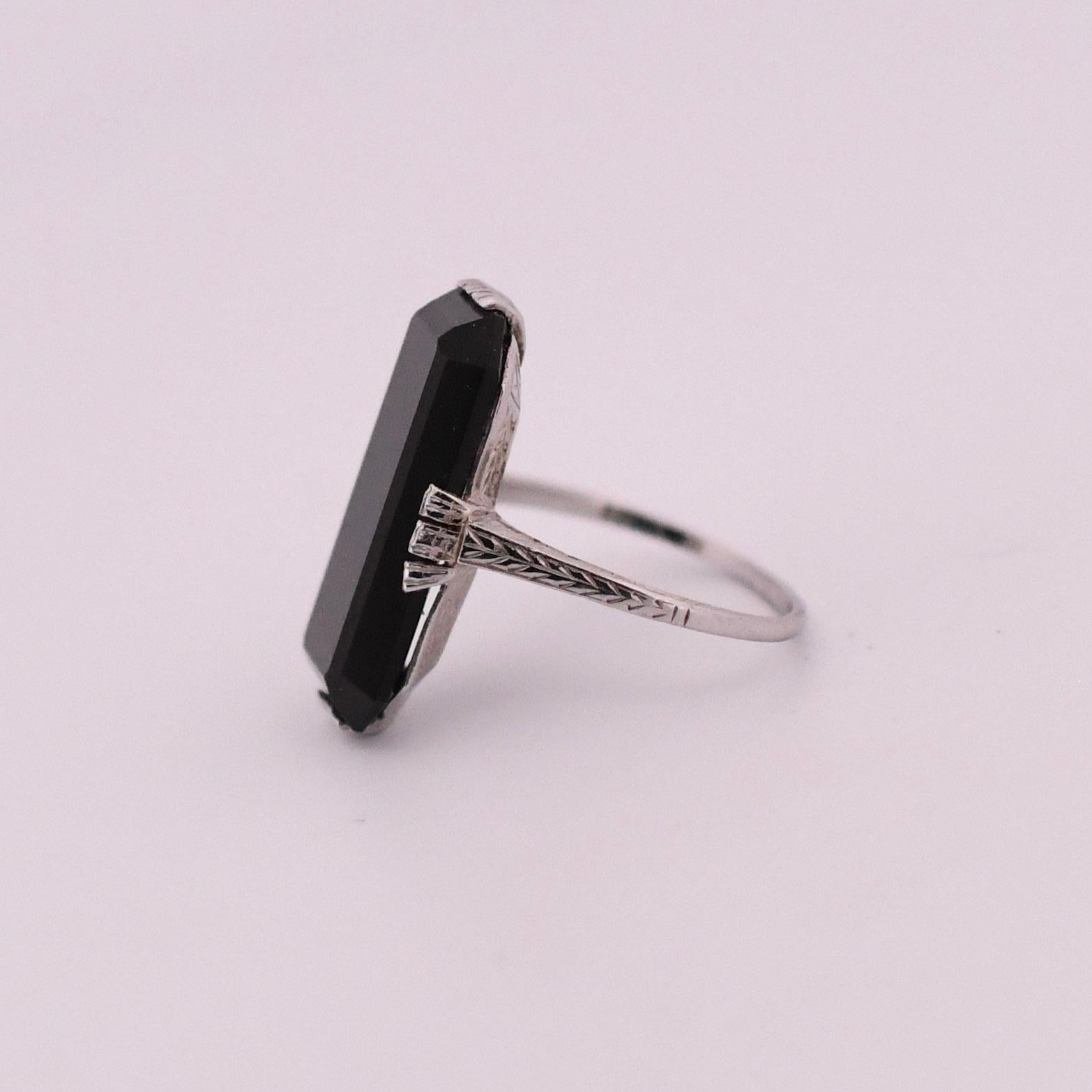 Art Deco Black Onyx 14K White Gold Shield Ring In Good Condition In Addison, TX