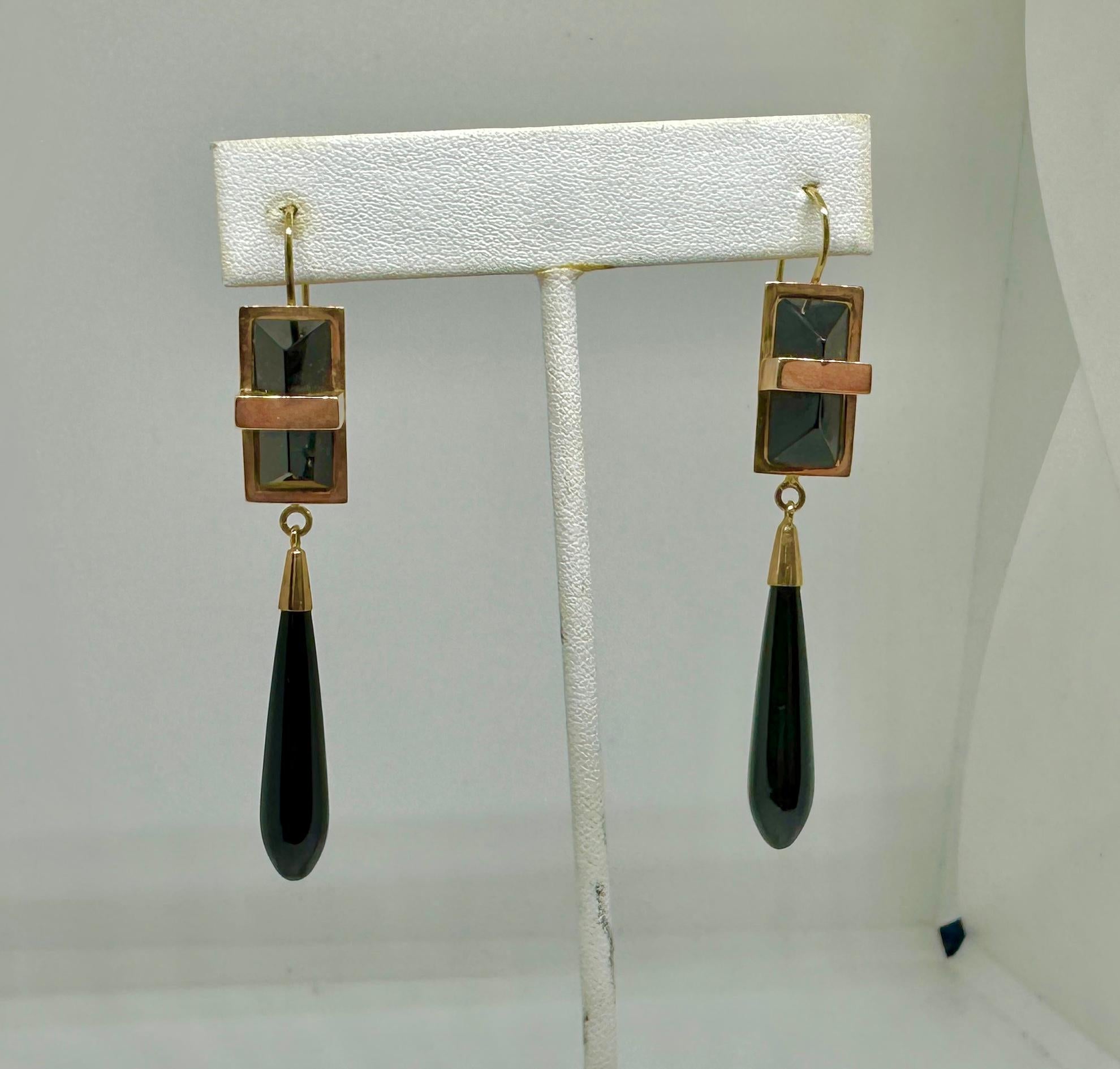 Bullet Cut Art Deco Black Onyx Torpedo Dangle Earrings 14 Karat Gold 2.75 Inch For Sale