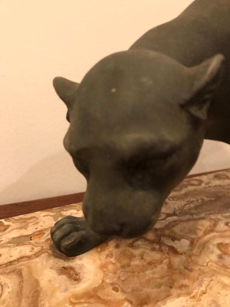 Schwarze Panther-Skulptur im Art déco-Stil auf Portoro-Marmorsockel, signiert Meland im Angebot 1