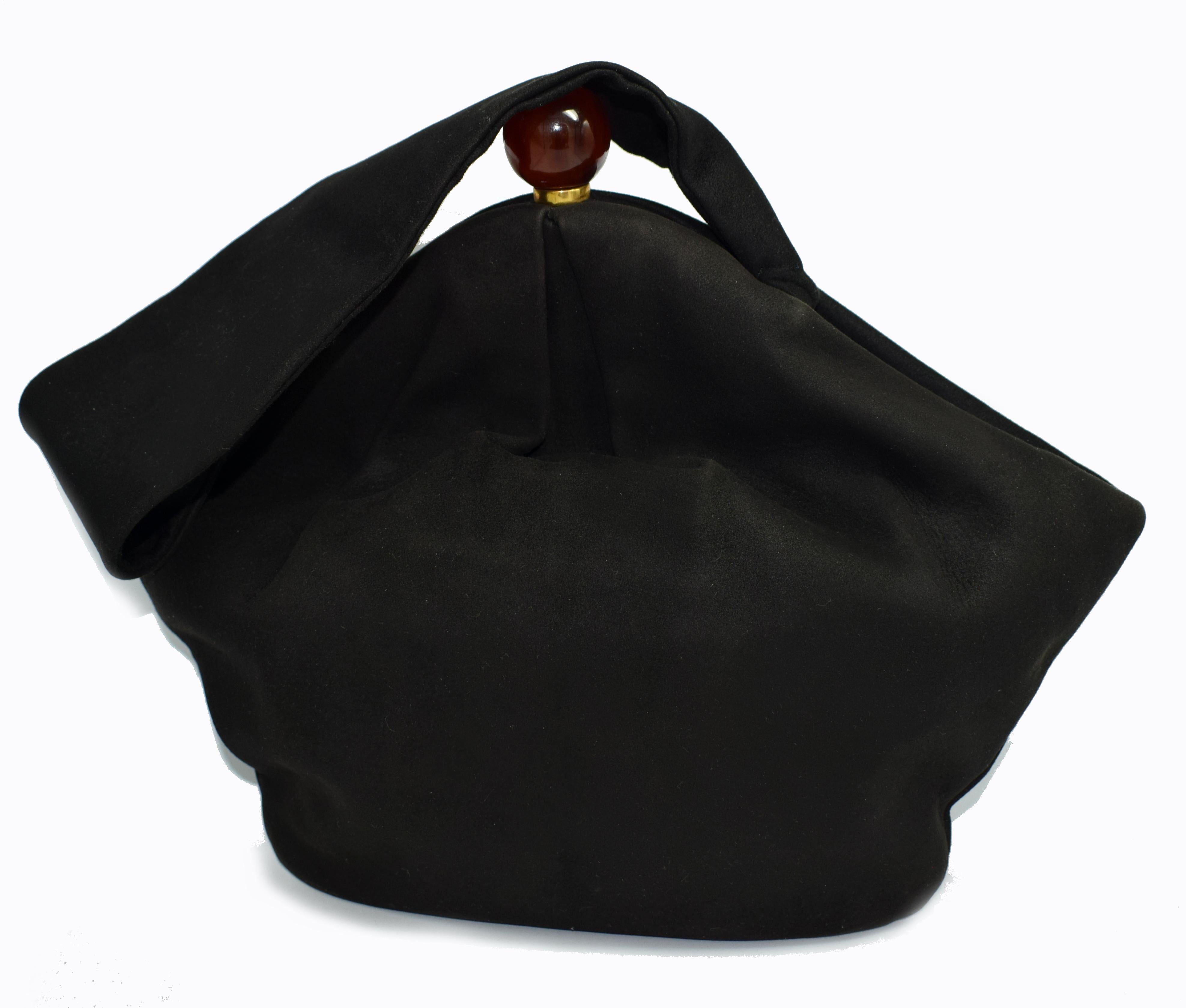 Art Deco Schwarze Wildleder-Phenol-Bakelit-Damentasche, ca. 1930er Jahre (Seide) im Angebot