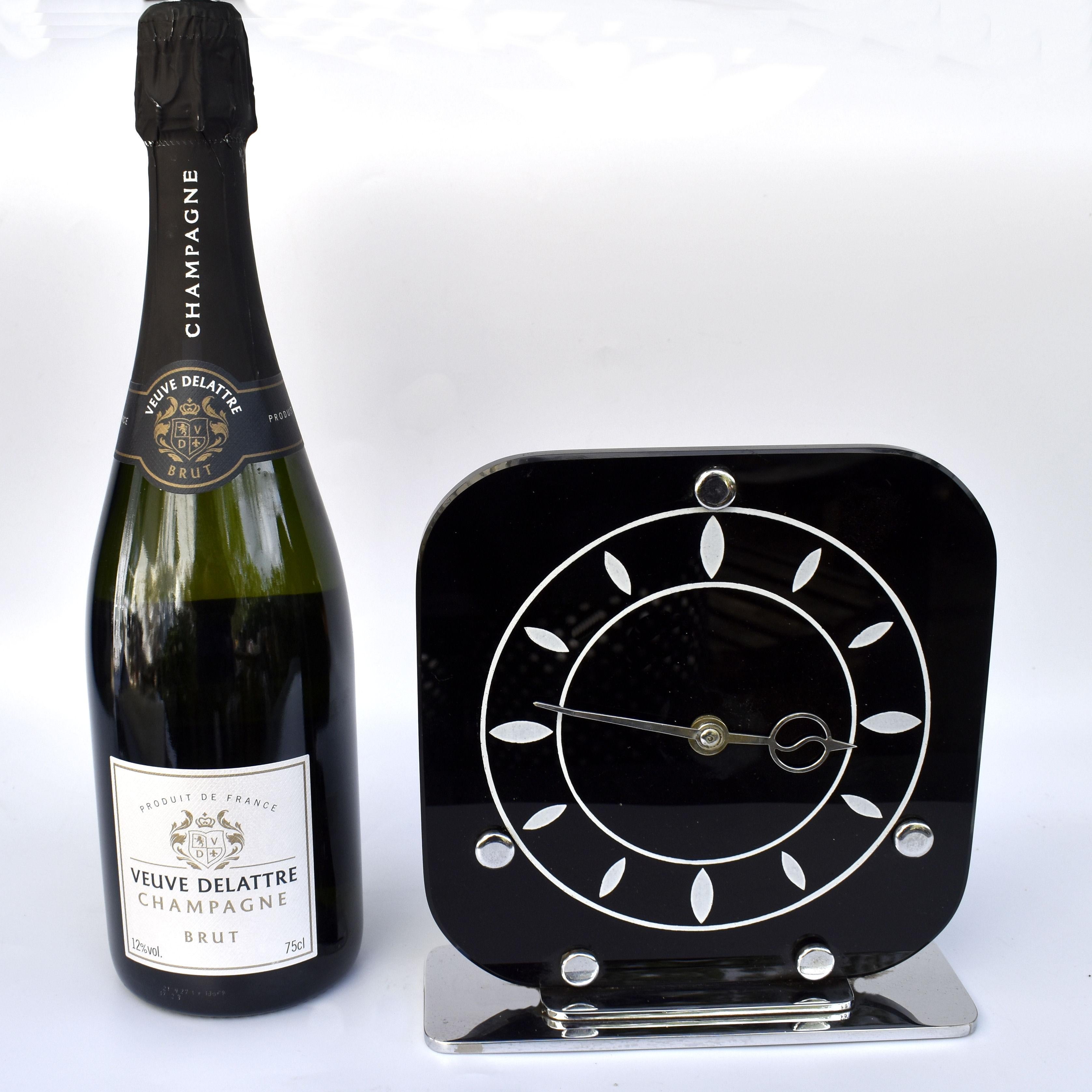 Art Deco Black Vitrolite & Chrome Mantle Clock, English, c1930 For Sale 4