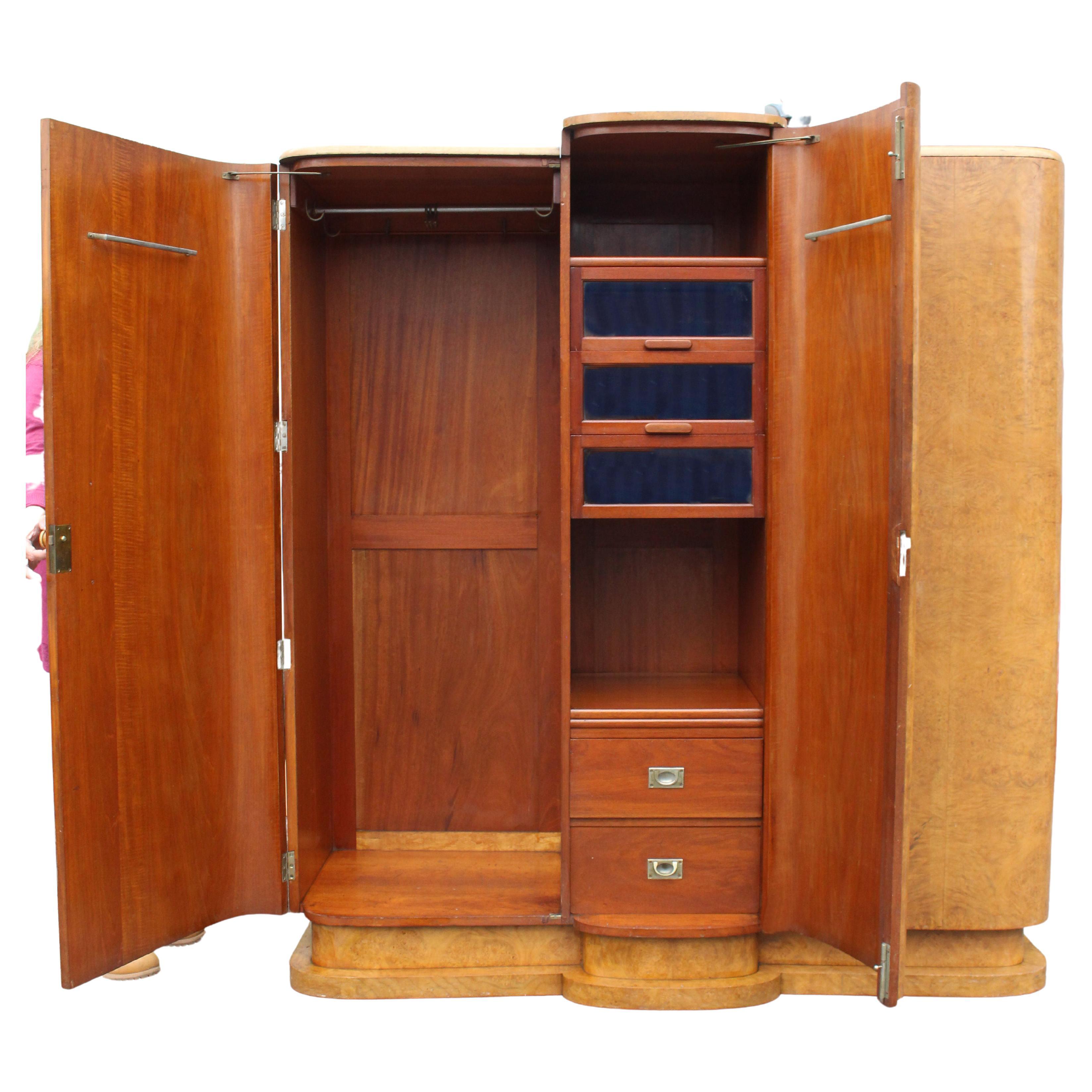 Art Deco Blonde Burr Maple Triple Three Door Wardrobe, English, c1930 In Good Condition In Devon, England