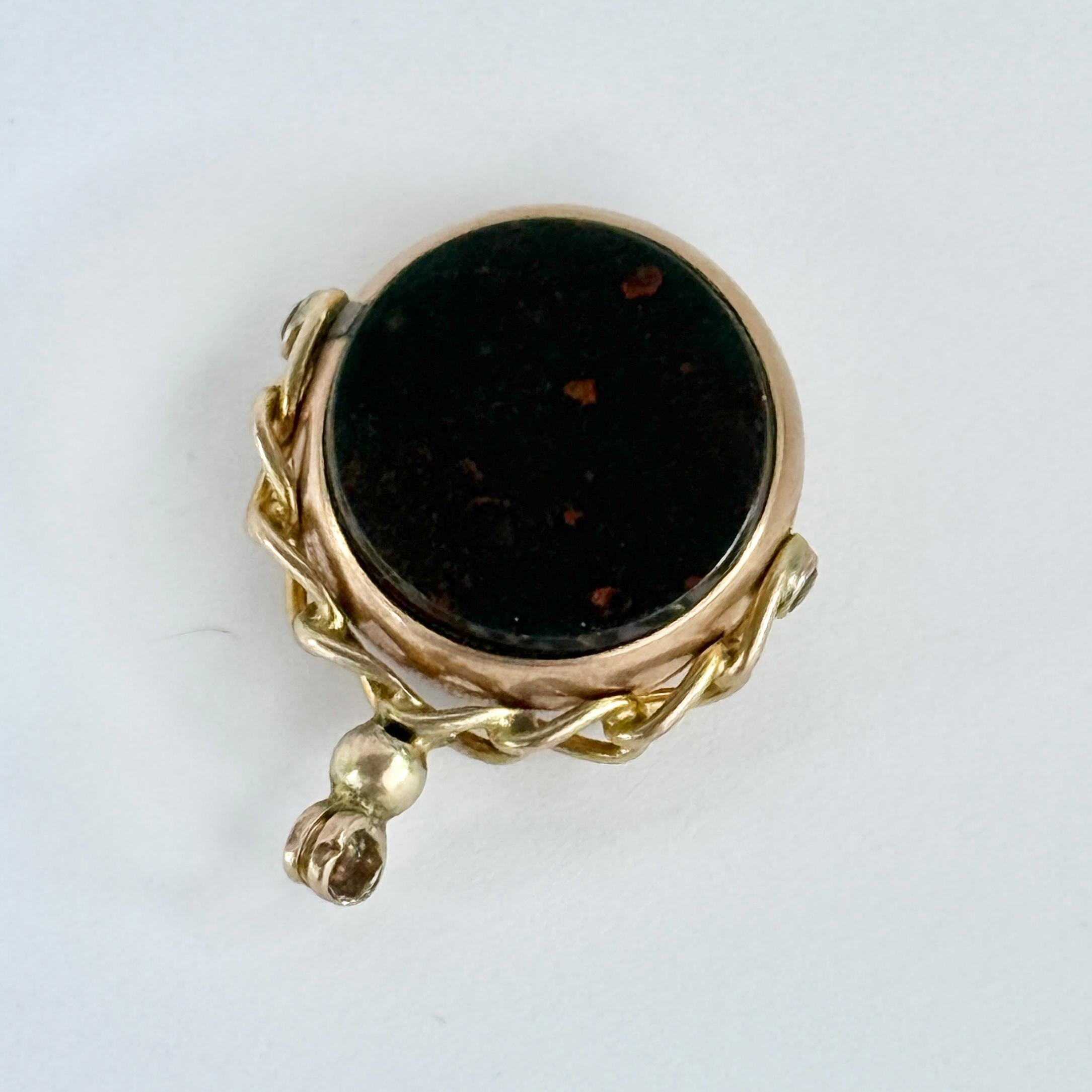 Art Deco Bloodstone and Carnelian 9 Carat Gold Spinning Fob In Good Condition For Sale In Chipping Campden, GB