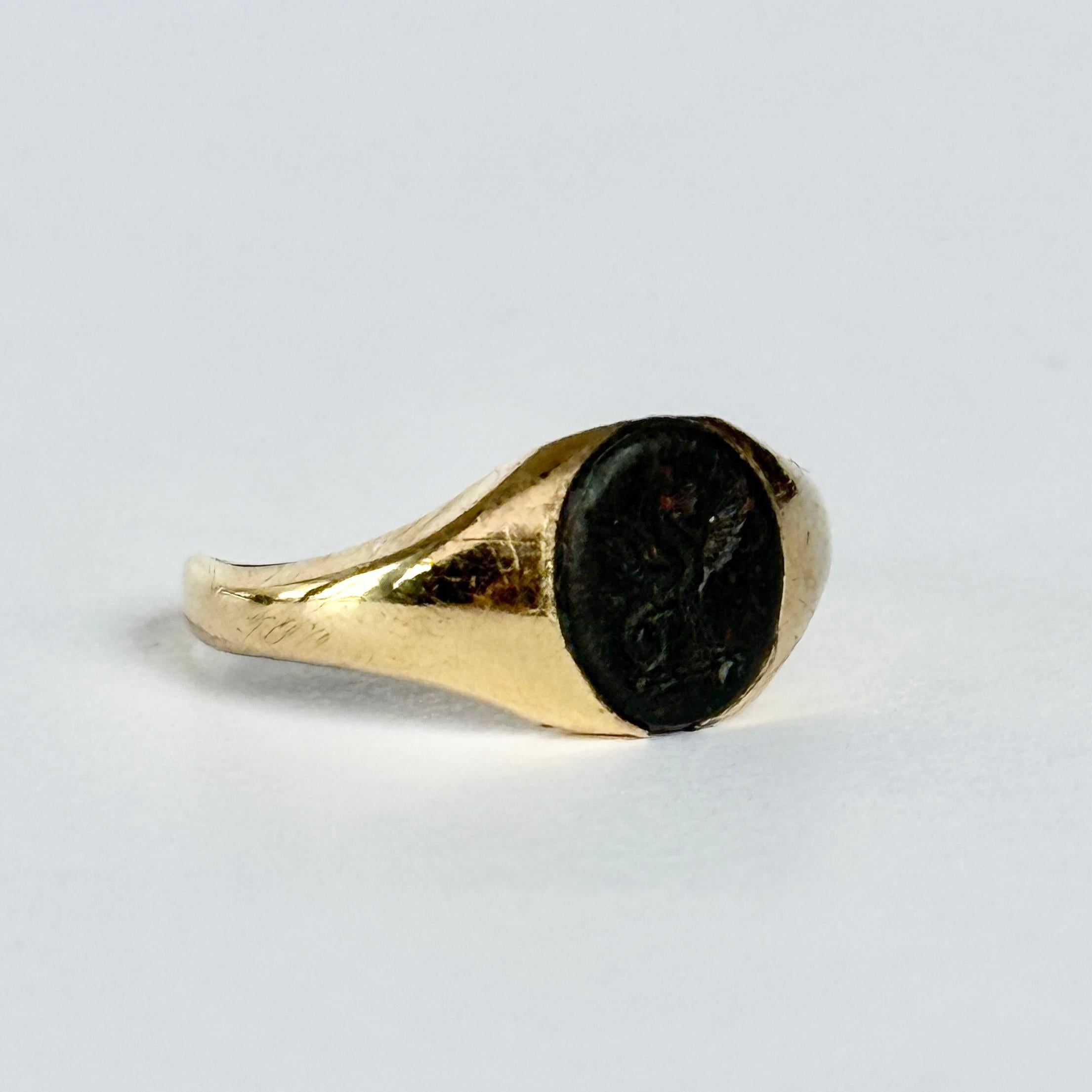 Art Deco Bloodstone Griffin and 18 Carat Gold Signet Ring For Sale 3