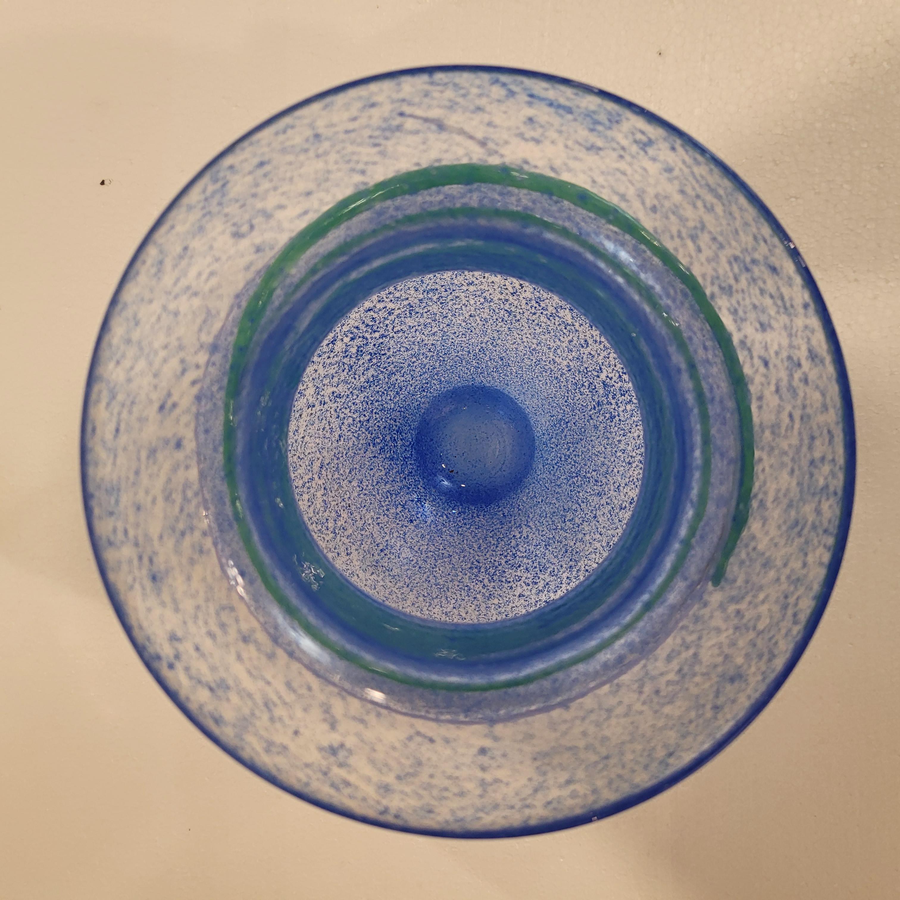 Vase Art déco en verre soufflé bleu de Monica Backström pour Kosta Boda en vente 9