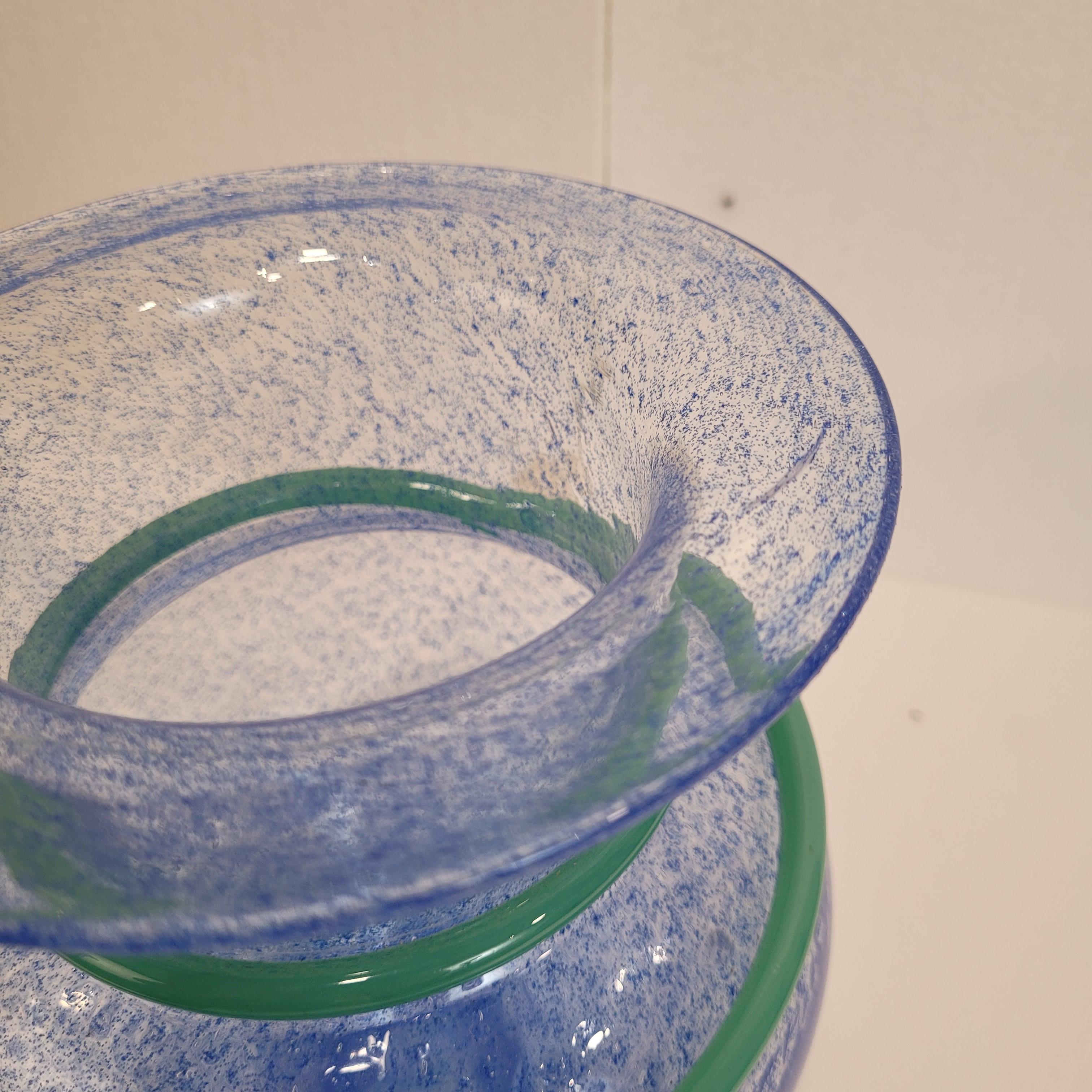 Vase Art déco en verre soufflé bleu de Monica Backström pour Kosta Boda en vente 10