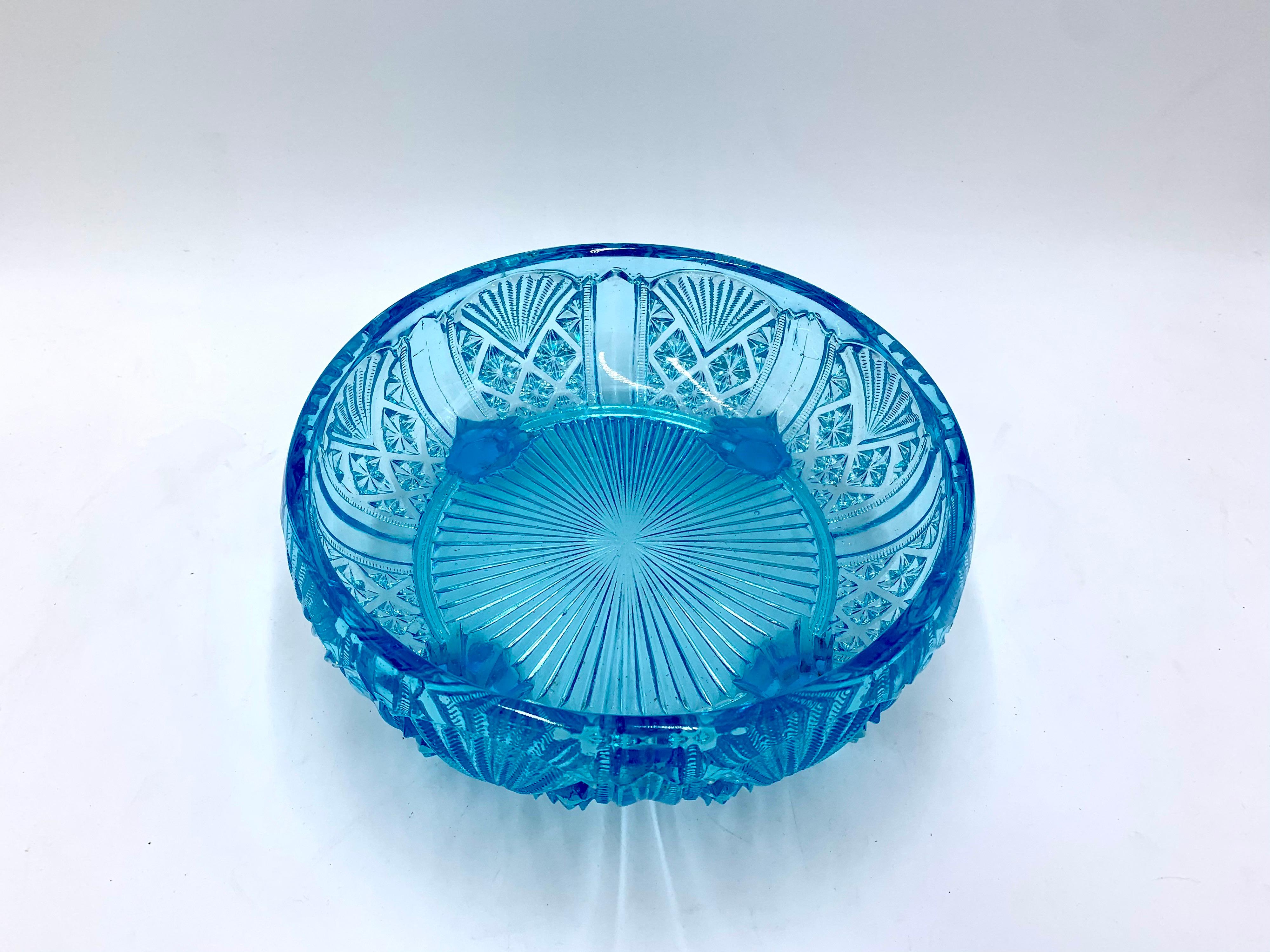 Art Deco Blue Bowl, 1930s In Good Condition In Chorzów, PL