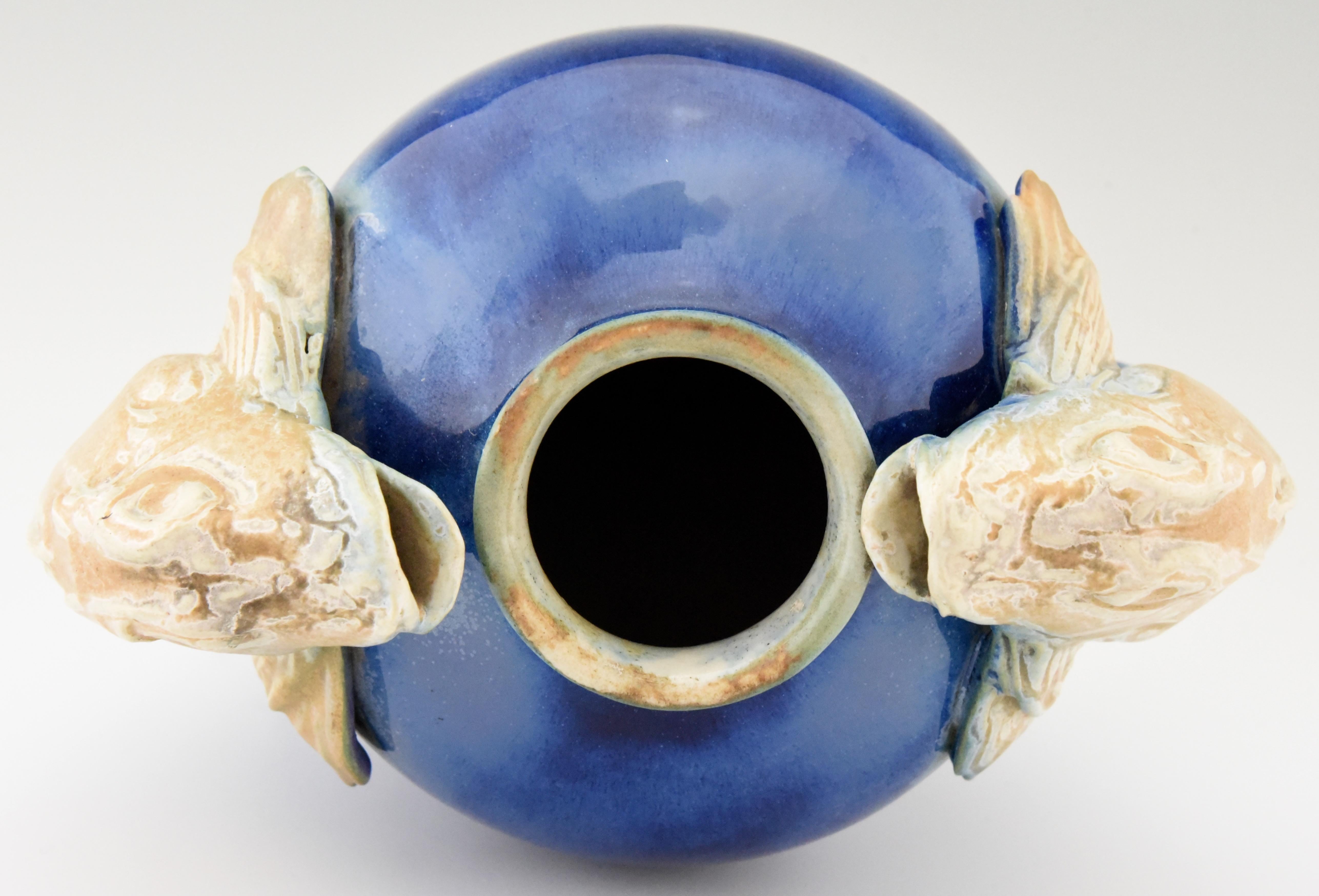 Vase Art déco en céramique bleue avec anses en forme de poisson Gilbert Méténier, France, 1920 3