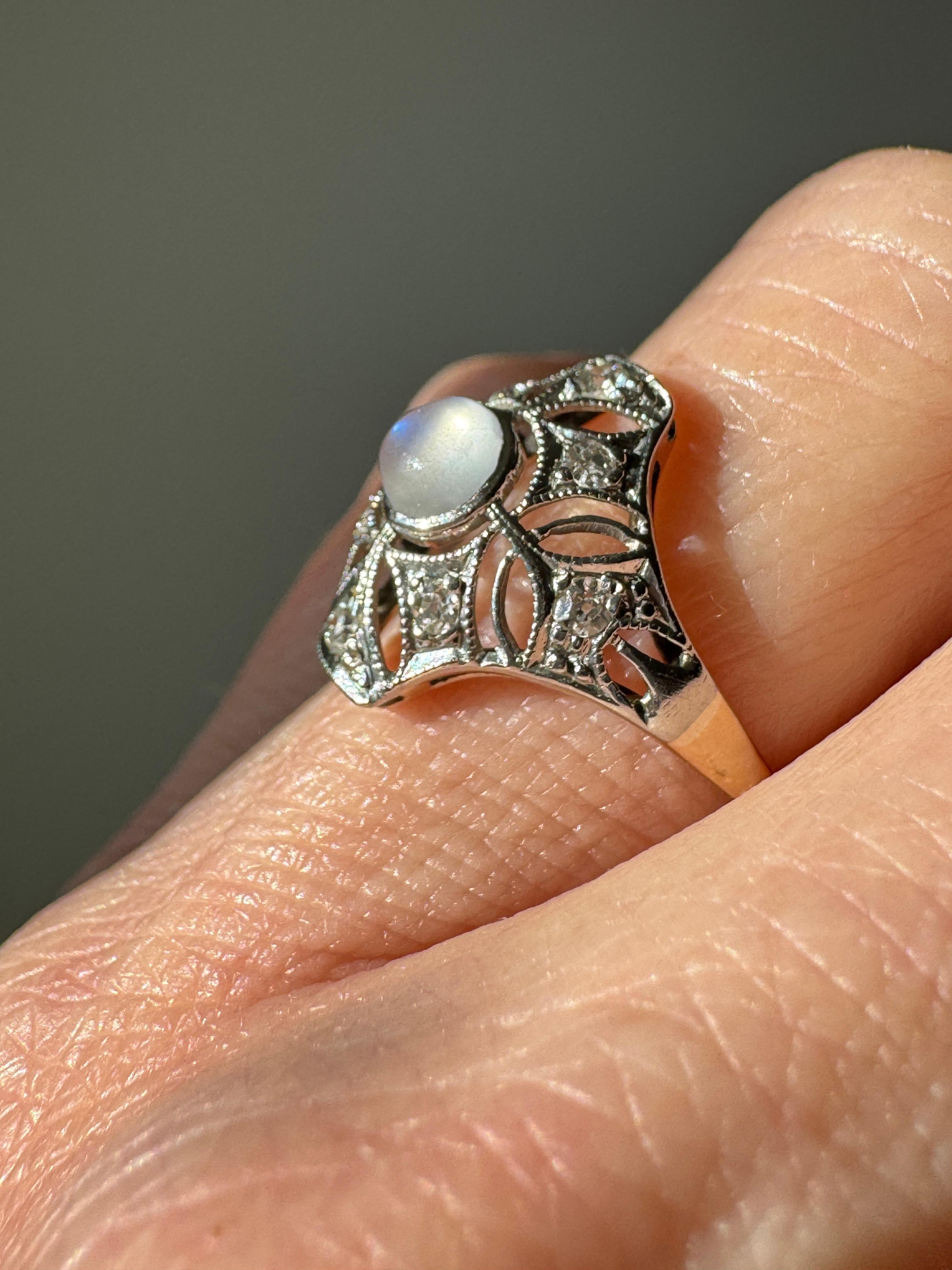 Art Deco Blue Flash Moonstone and Diamond Ring In Good Condition For Sale In Hummelstown, PA