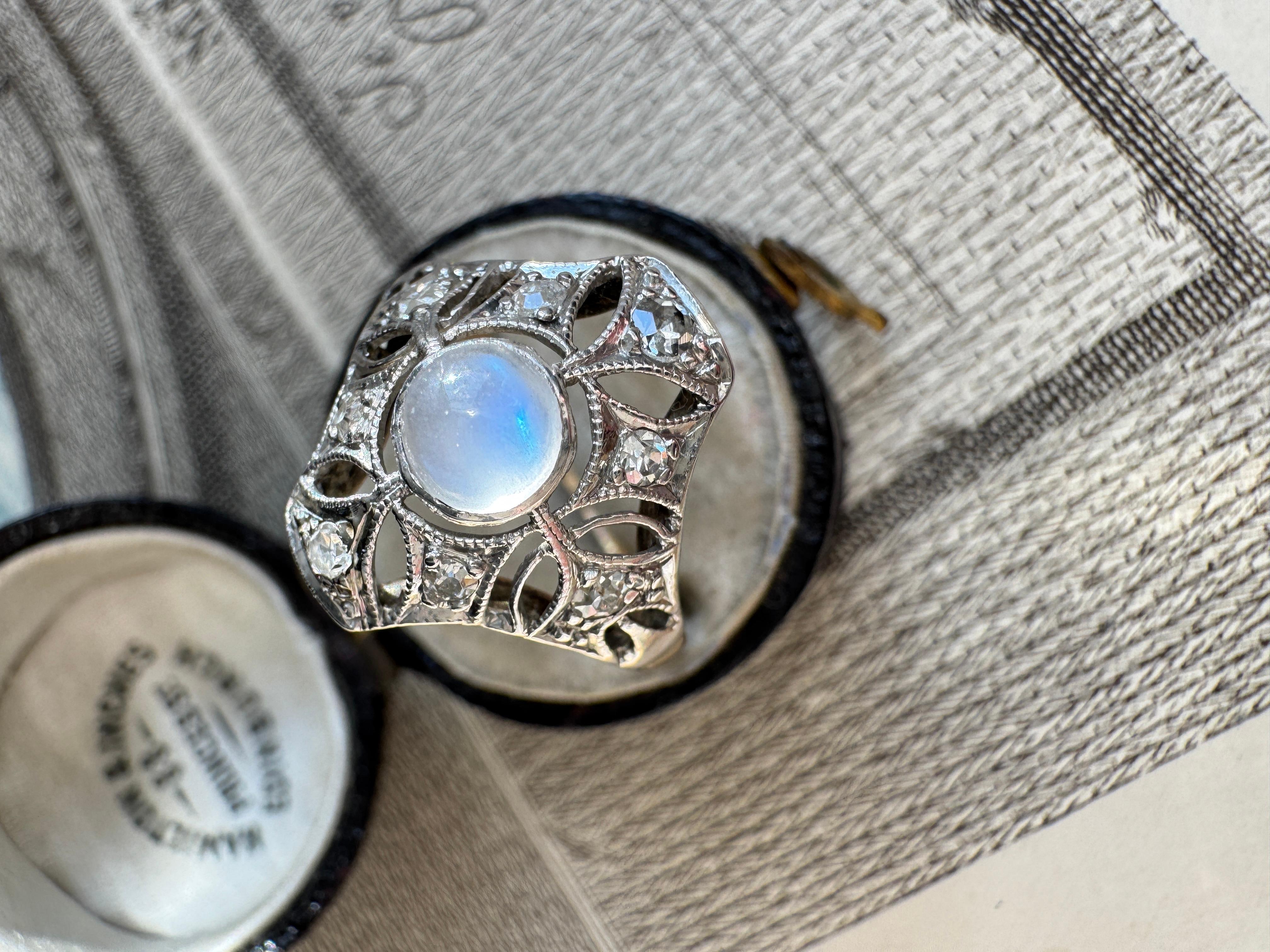 Art Deco Blue Flash Moonstone and Diamond Ring For Sale 1