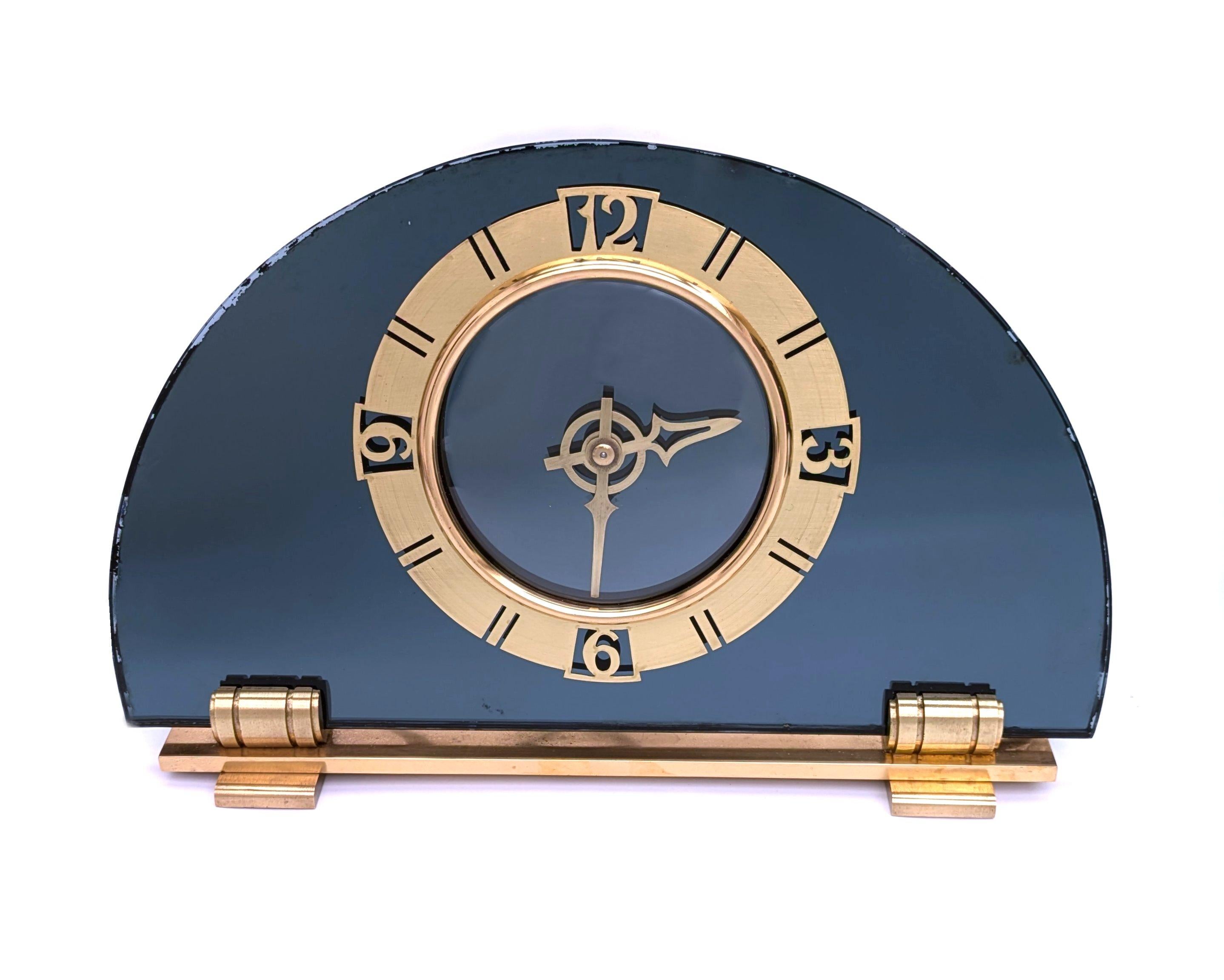 Electric Mantle-Uhr aus blauem Glas und Messing im Art déco-Stil, von Smiths, um 1930 im Angebot 3