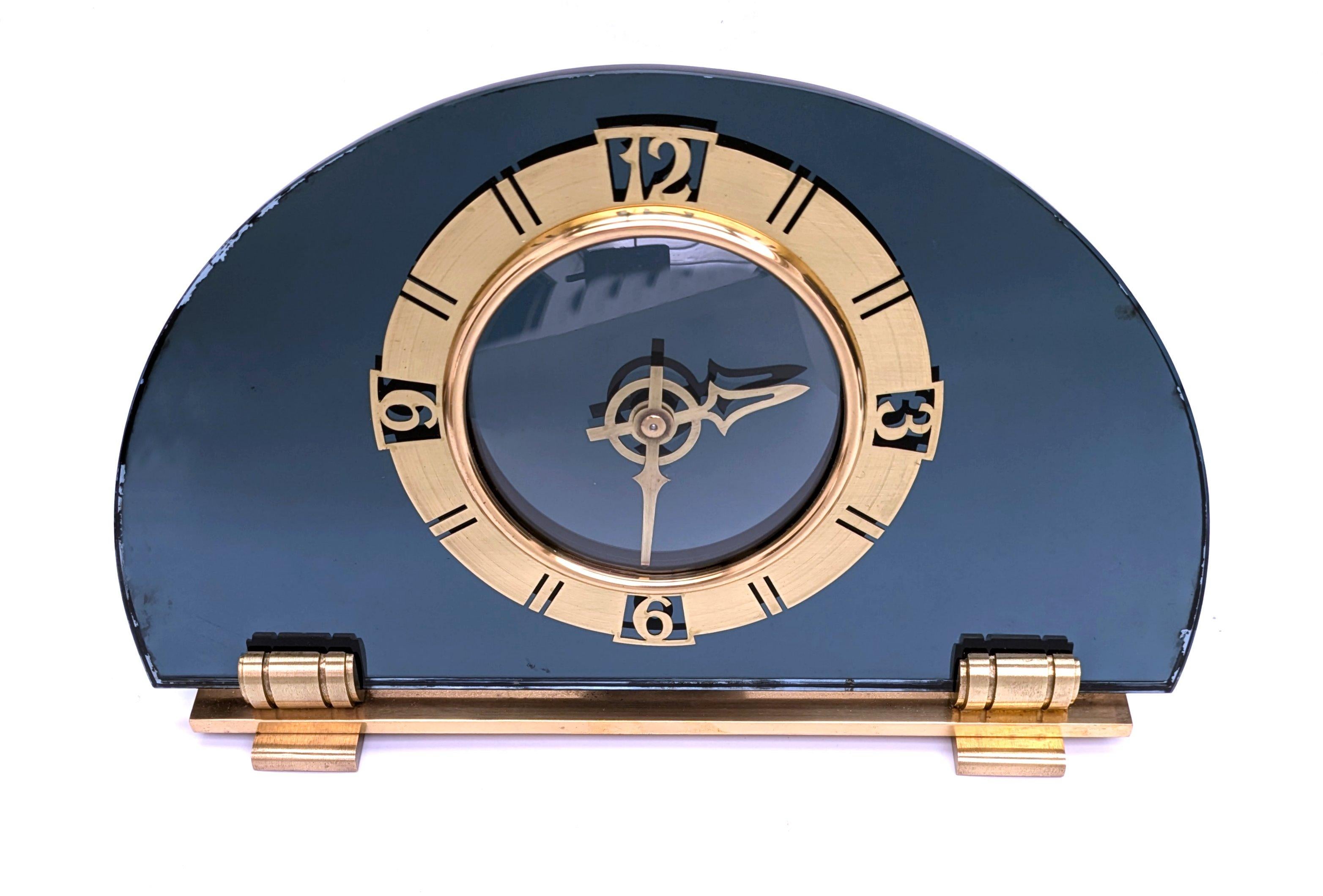 Electric Mantle-Uhr aus blauem Glas und Messing im Art déco-Stil, von Smiths, um 1930 im Angebot 4