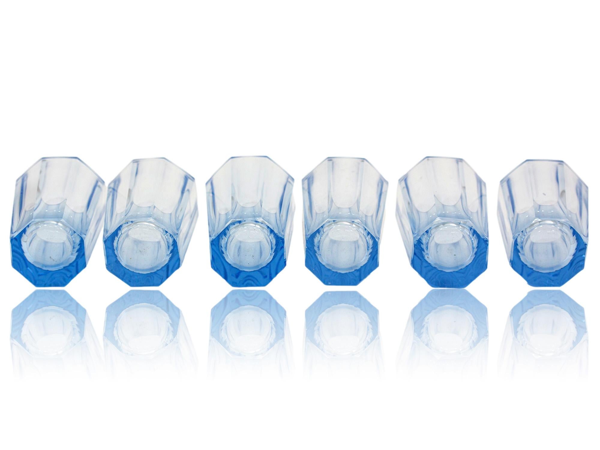 Set de carafes Art Déco en verre bleu en vente 2