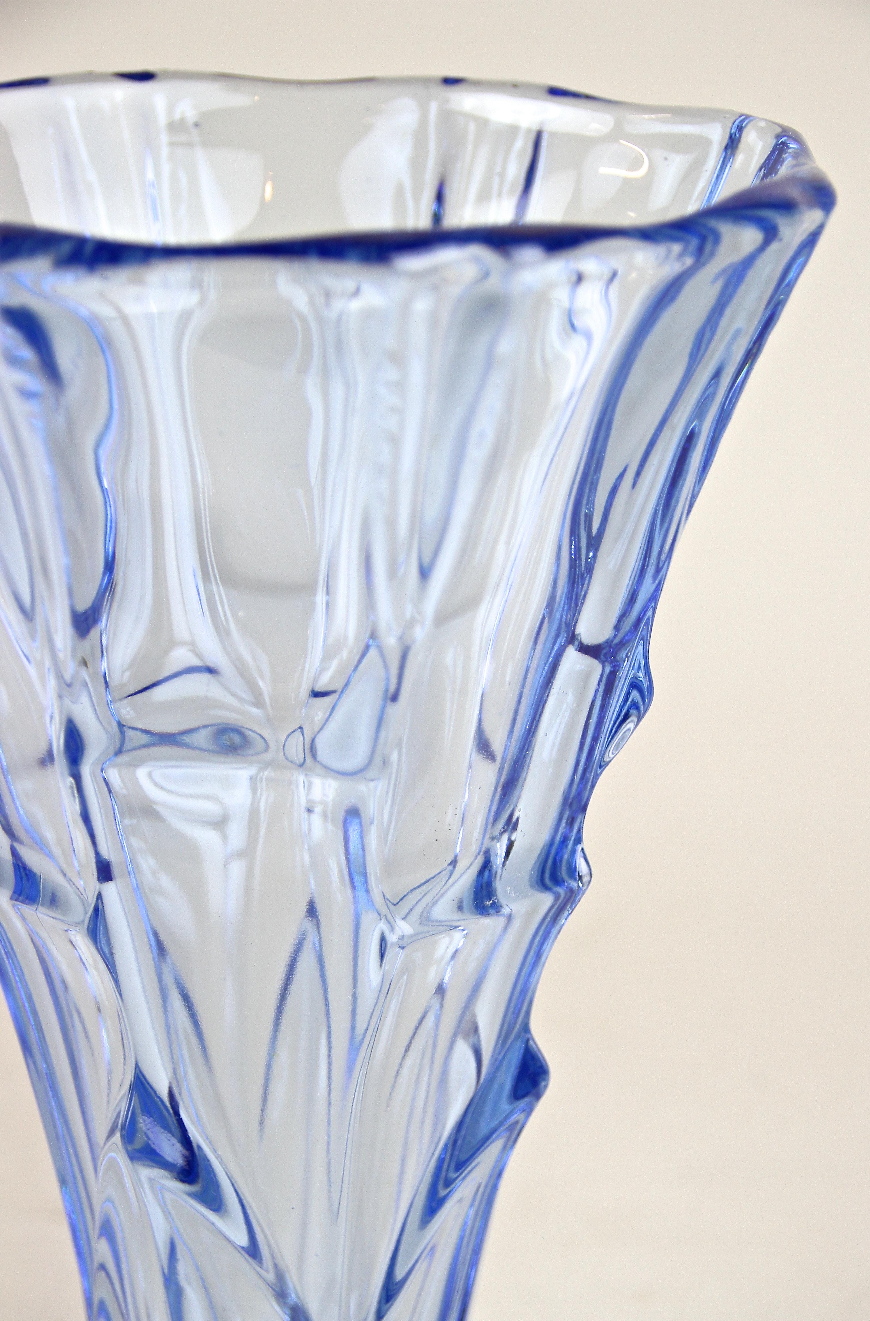 Art Deco Blue Glass Vase, Austria, circa 1920 For Sale 3