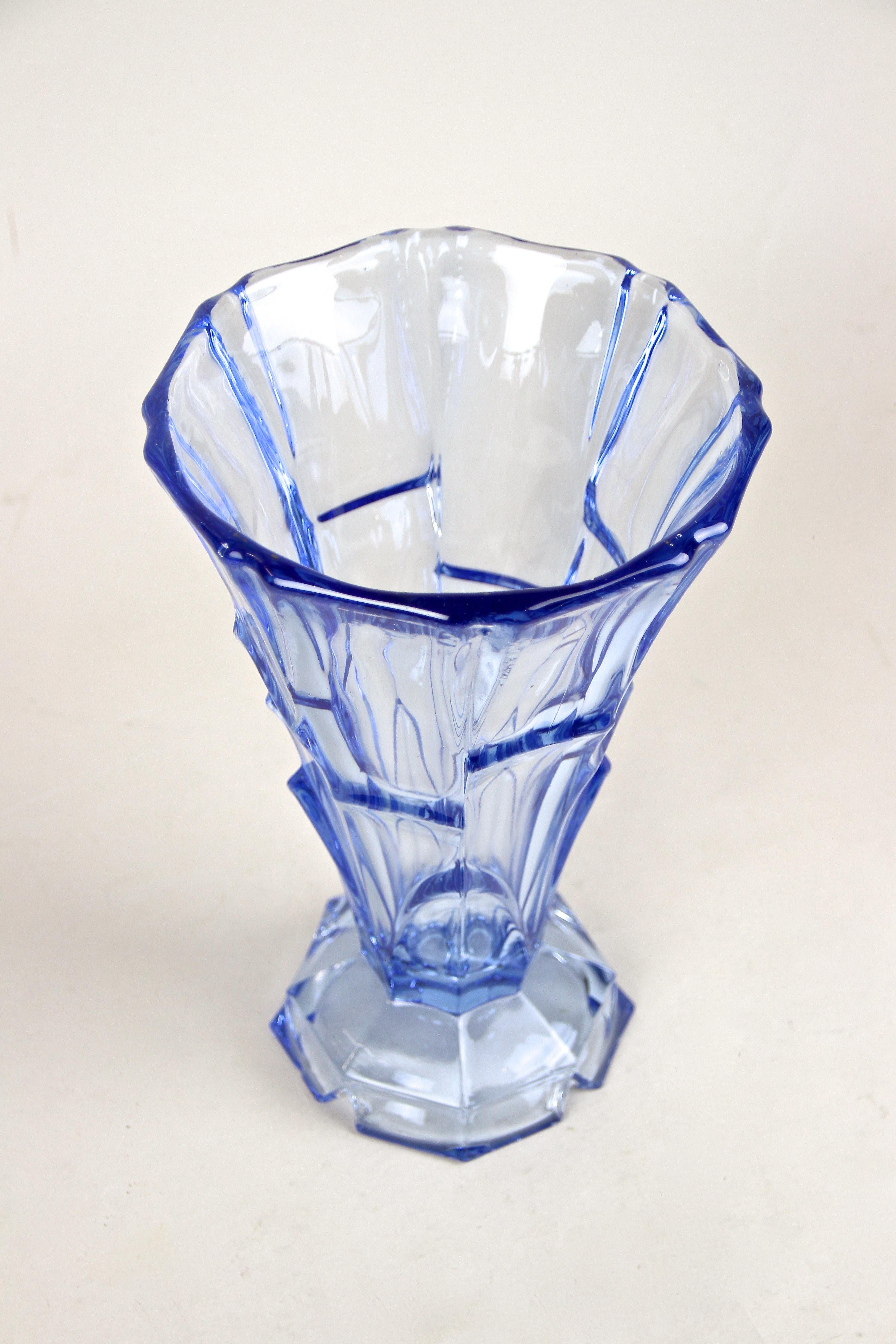 Art Deco Blue Glass Vase, Austria, circa 1920 For Sale 5