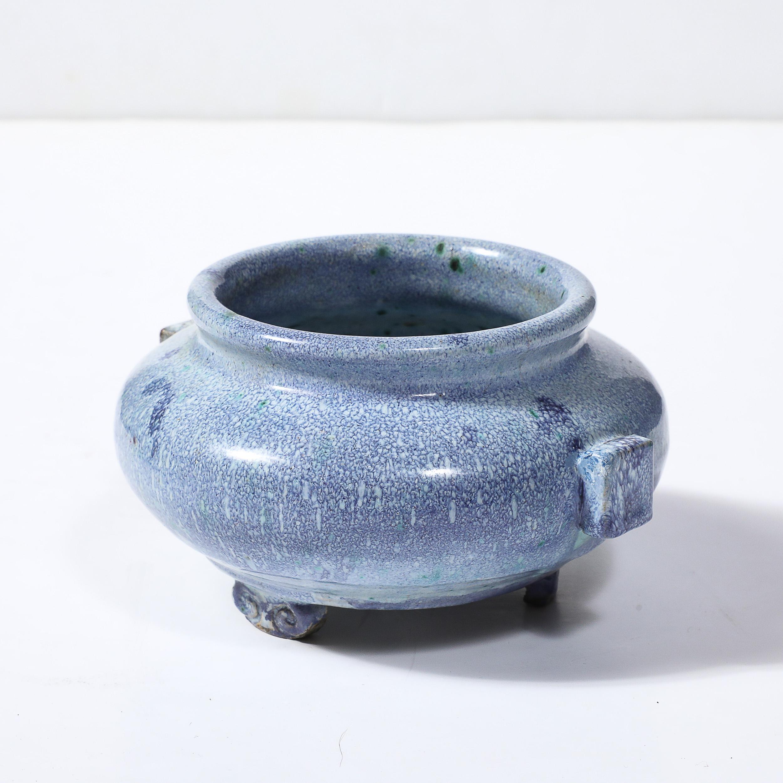 Inglese Vaso in ceramica smaltata blu Art Déco di Reginald Wells per Soon by Coldrum in vendita