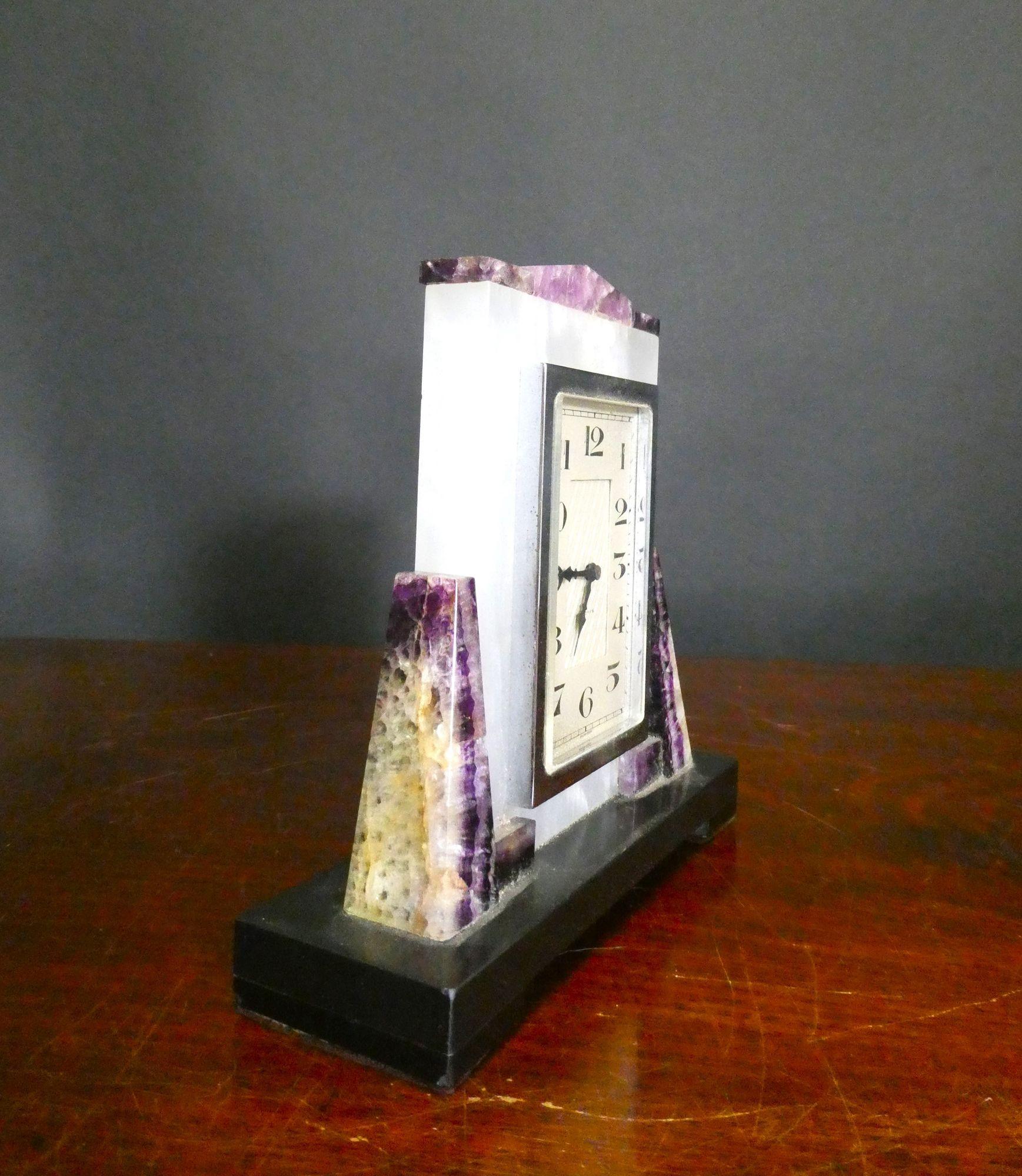 Écossais Pendule de cheminée Art déco Blue-John en vente