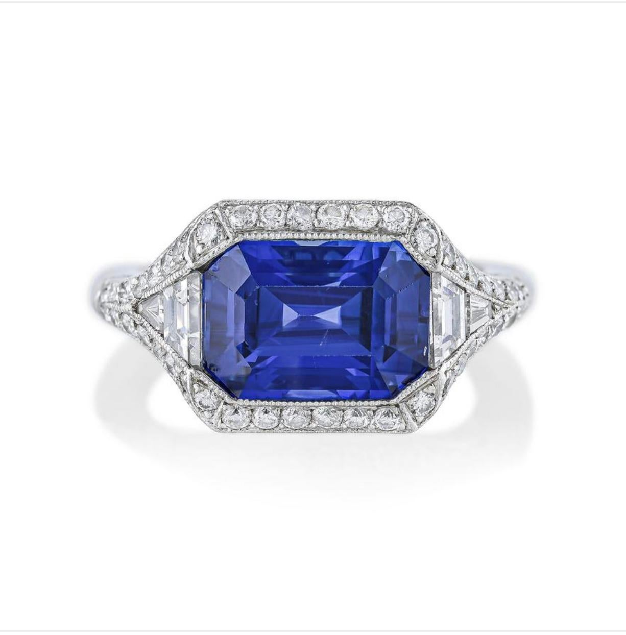 Bague de fiançailles Art déco en saphir bleu et diamant, certifiée AGL. en vente 1