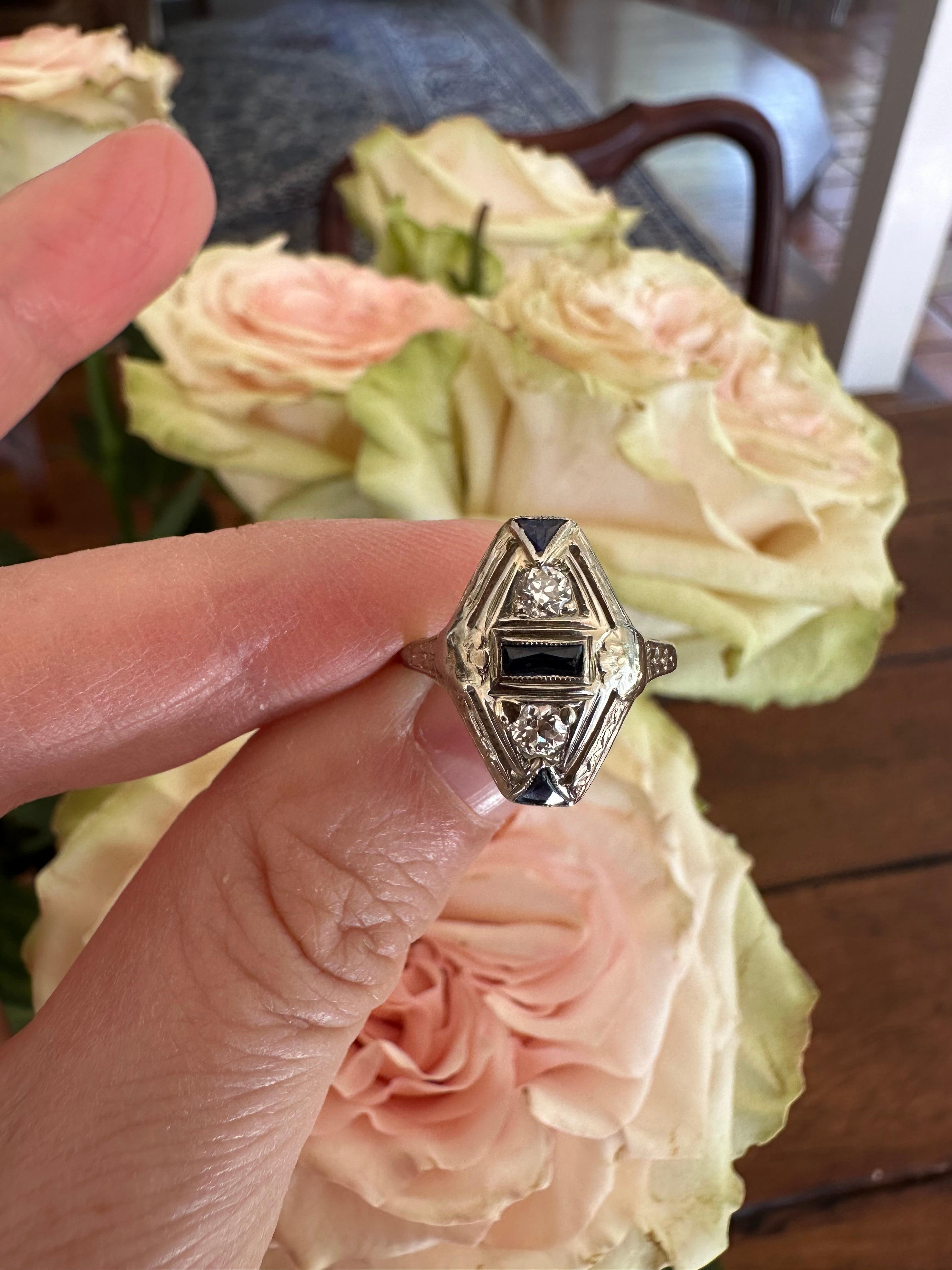 Navette Rosay Art Deco Ring mit blauem Saphir und Diamant  im Angebot 3