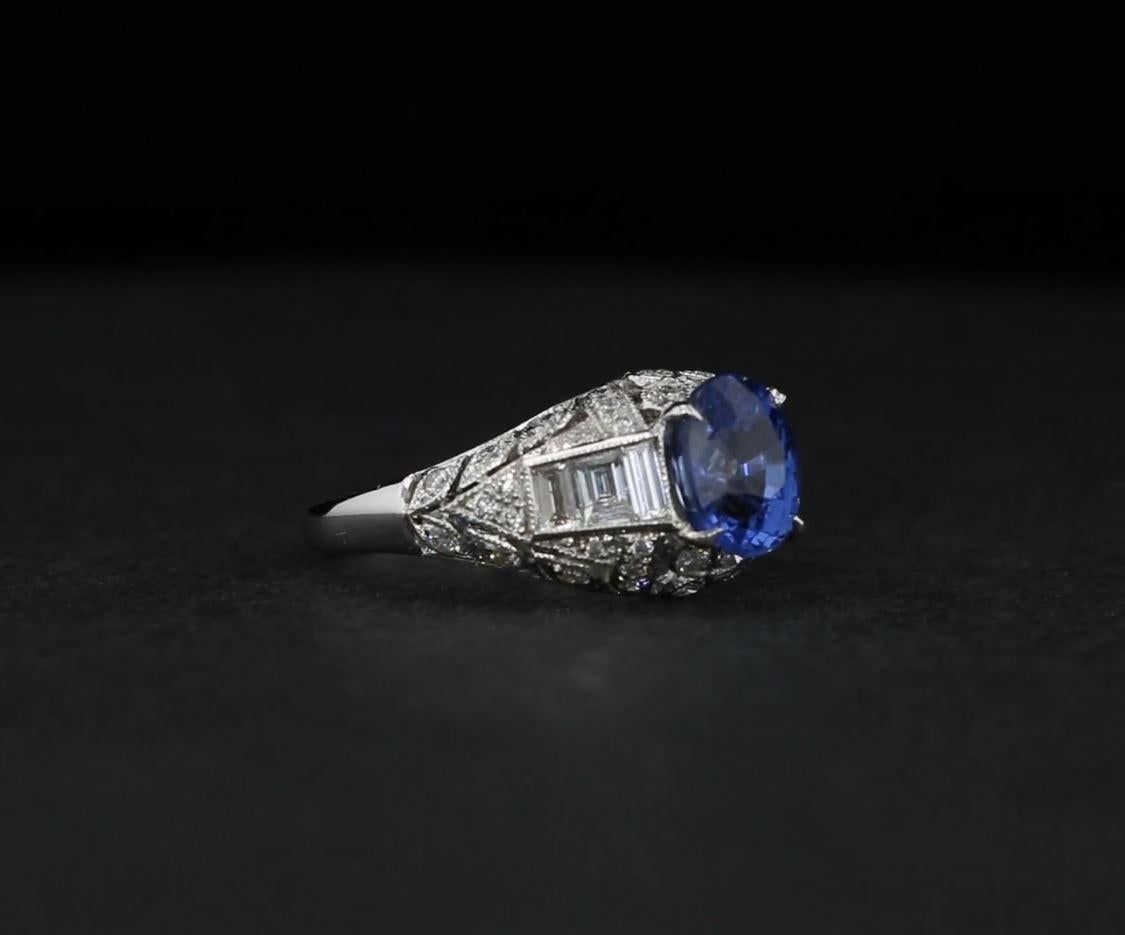 Art Deco Style Blue Sapphire and Diamond Ring In Good Condition For Sale In NEW ORLEANS, LA