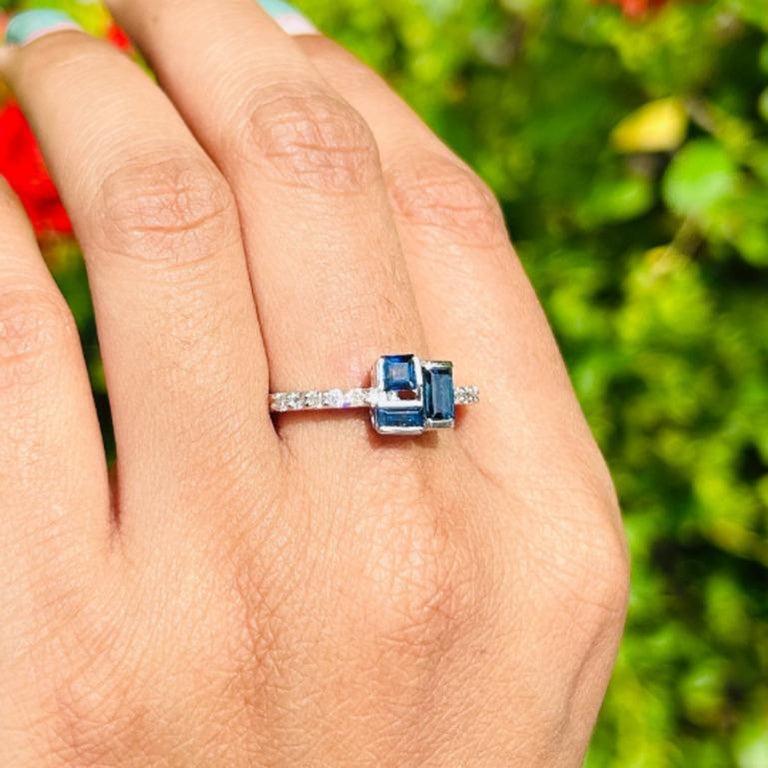 For Sale:  Modern Geometric Blue Sapphire and Diamond Ring for Her in 925 Sterling Silver 4