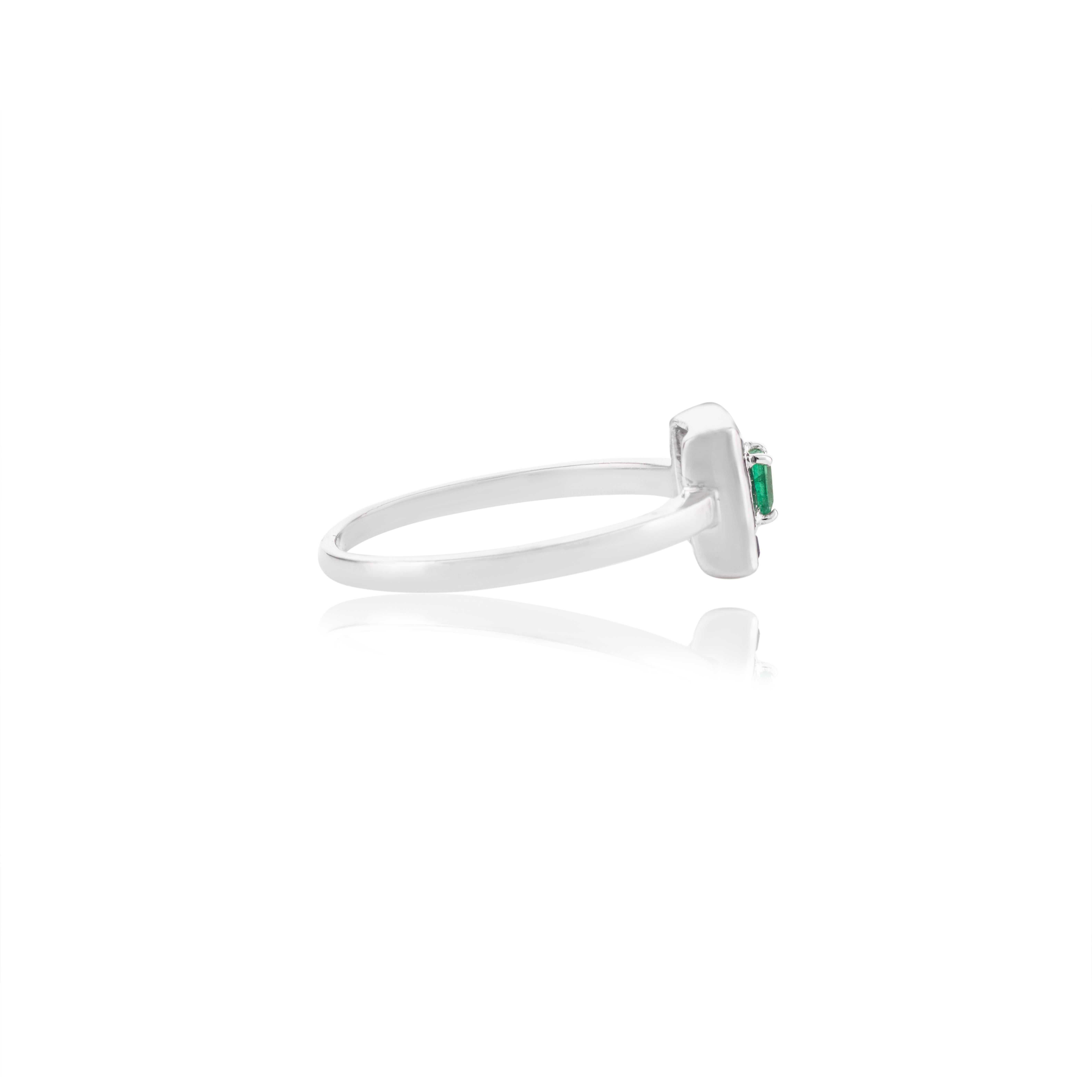 Im Angebot: Art Deco Everyday Blauer Saphir und Smaragd Quadratischer Ring aus 14k Weißgold () 4