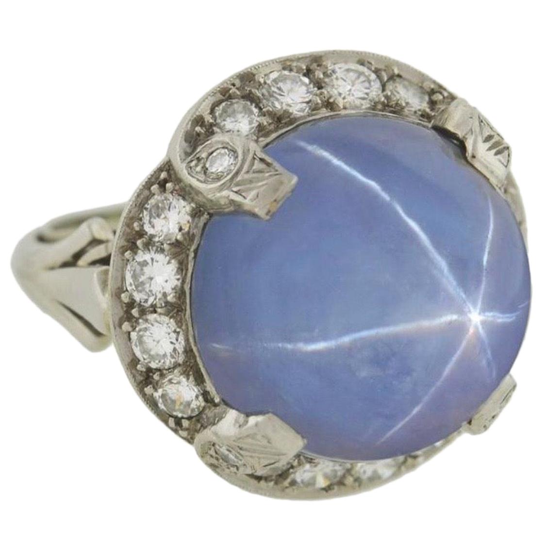 Art Deco Blue Sapphire Star Ring from Late 1930s 18 Karat White Gold