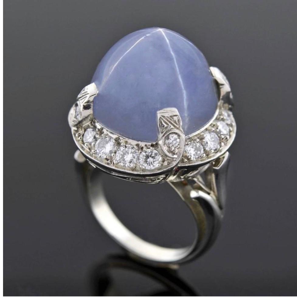 Art Deco Blauer Saphir Stern Ring aus den späten 1930er Jahren 18 Karat Weißgold (Art déco) im Angebot
