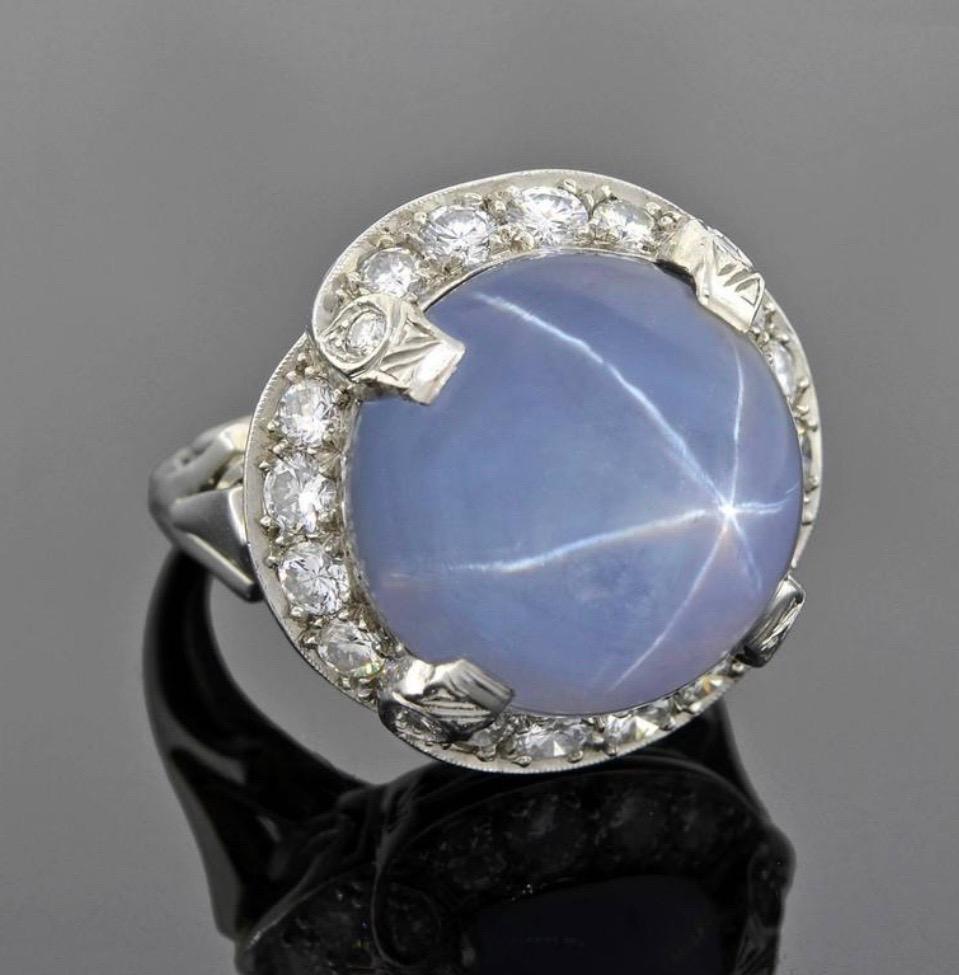 Cabochon Art Deco Blue Sapphire Star Ring from Late 1930s 18 Karat White Gold For Sale