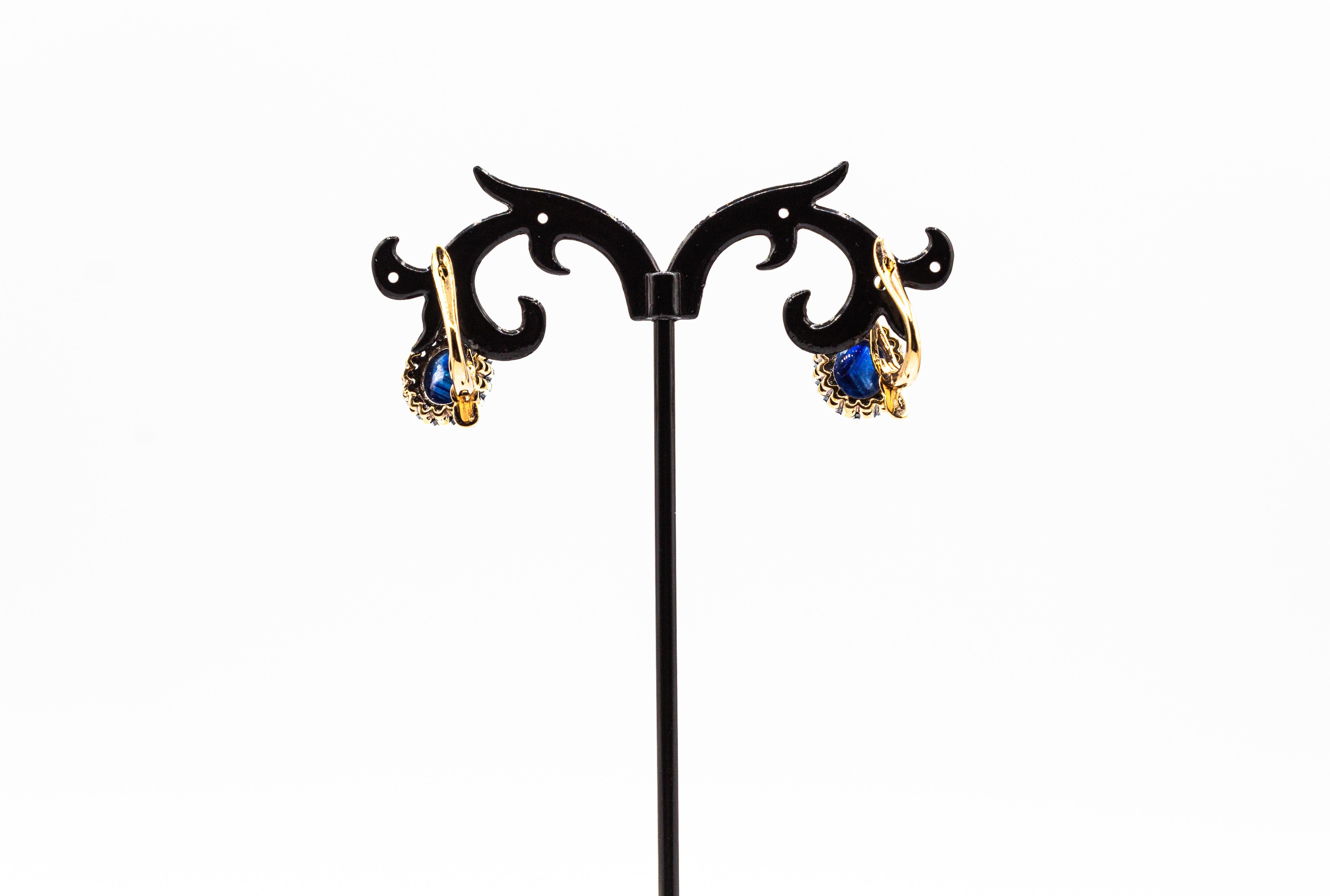Boucles d'oreilles à levier Art déco en or jaune avec saphir bleu et diamants blancs taille rose Unisexe en vente
