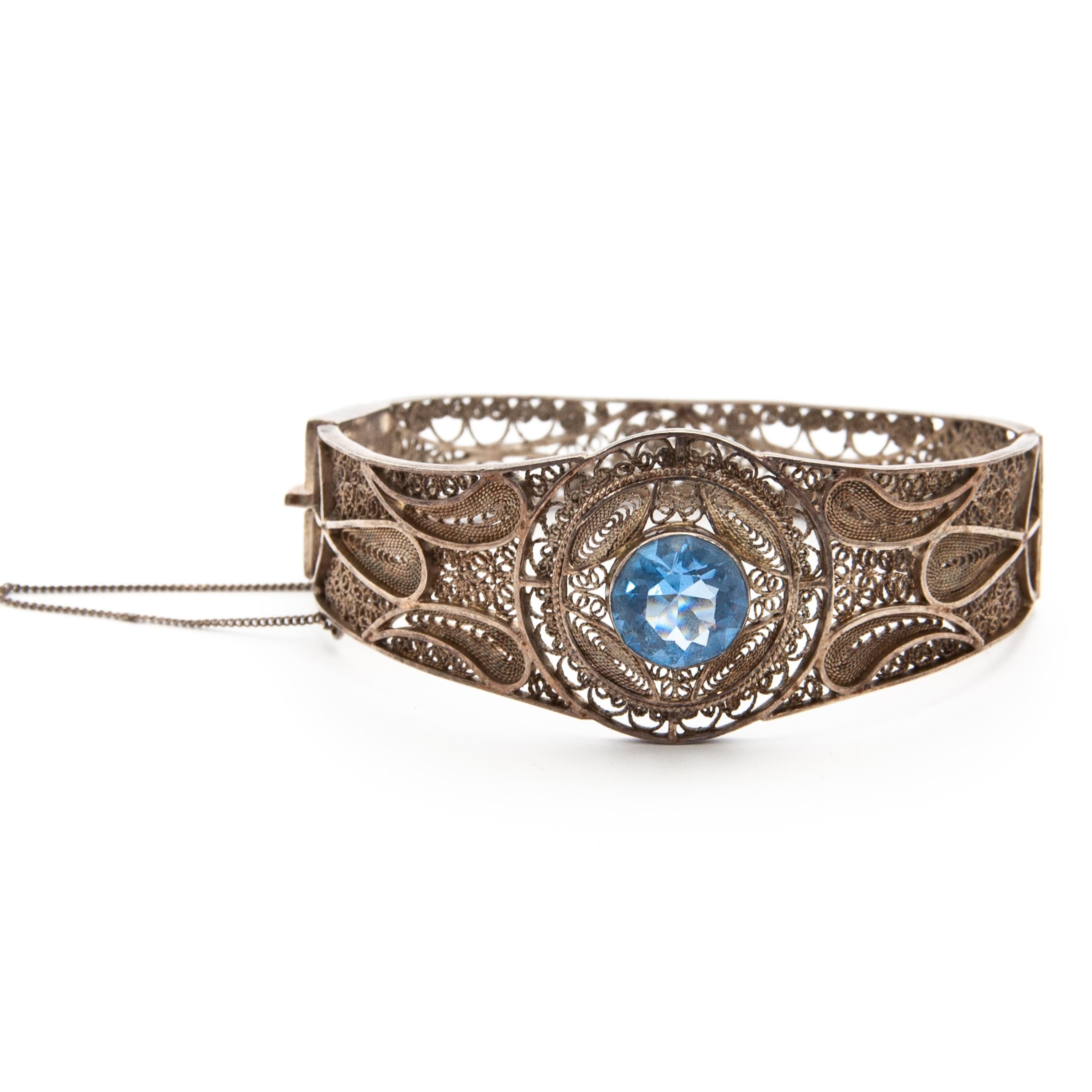 Art Nouveau Style Silver Blue Stone Filigree Hinged Bracelet For Sale 3