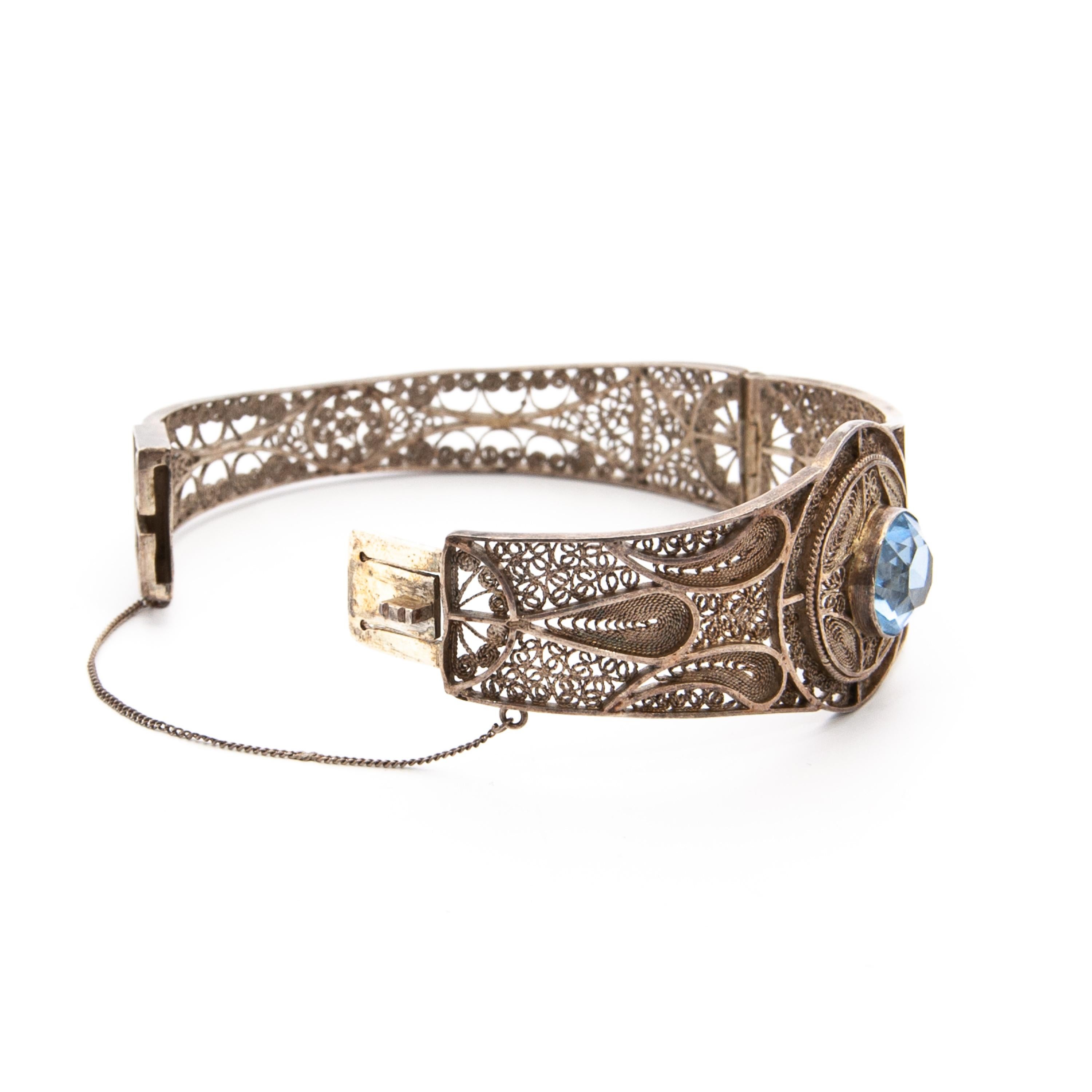Women's Art Nouveau Style Silver Blue Stone Filigree Hinged Bracelet For Sale