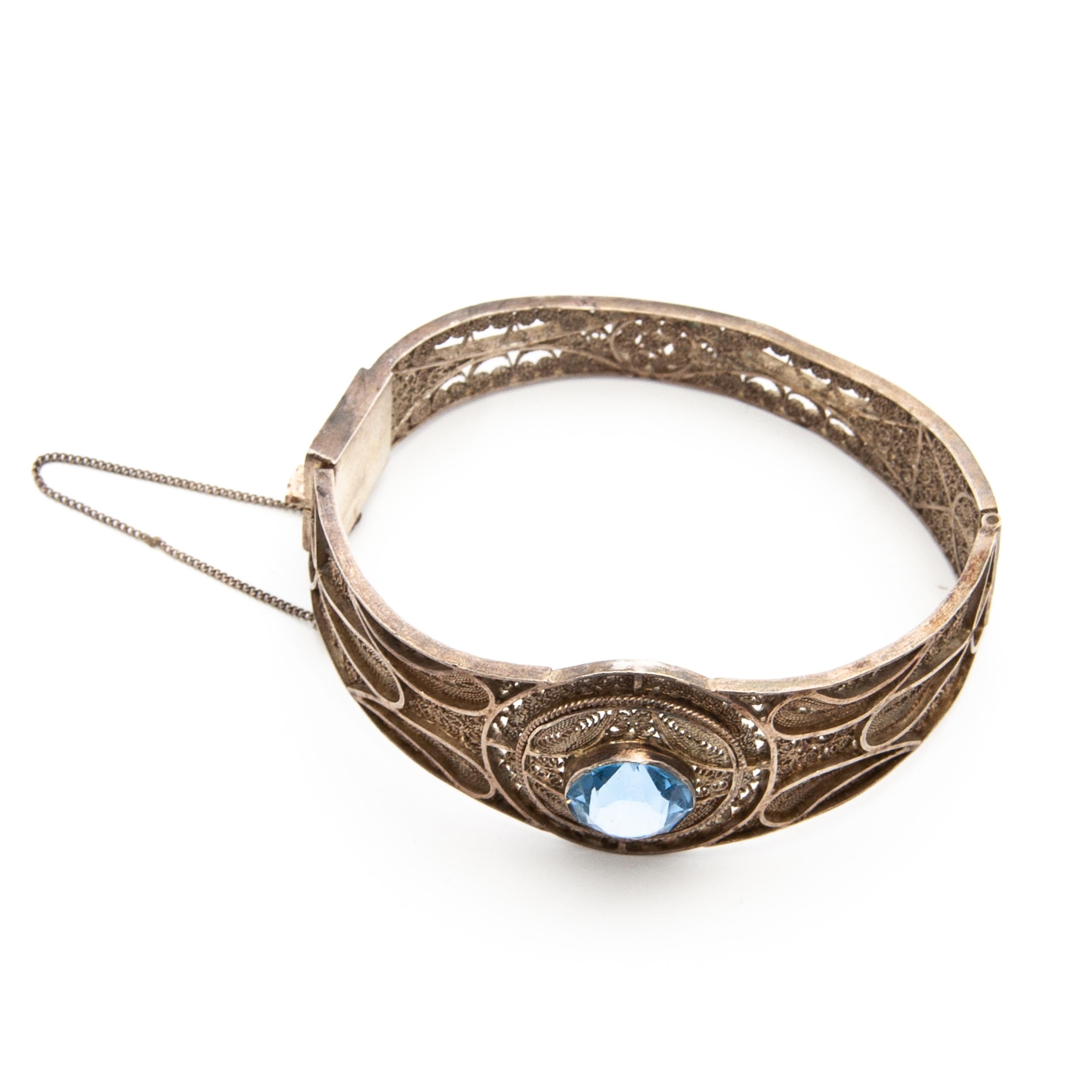 Art Nouveau Style Silver Blue Stone Filigree Hinged Bracelet For Sale 1