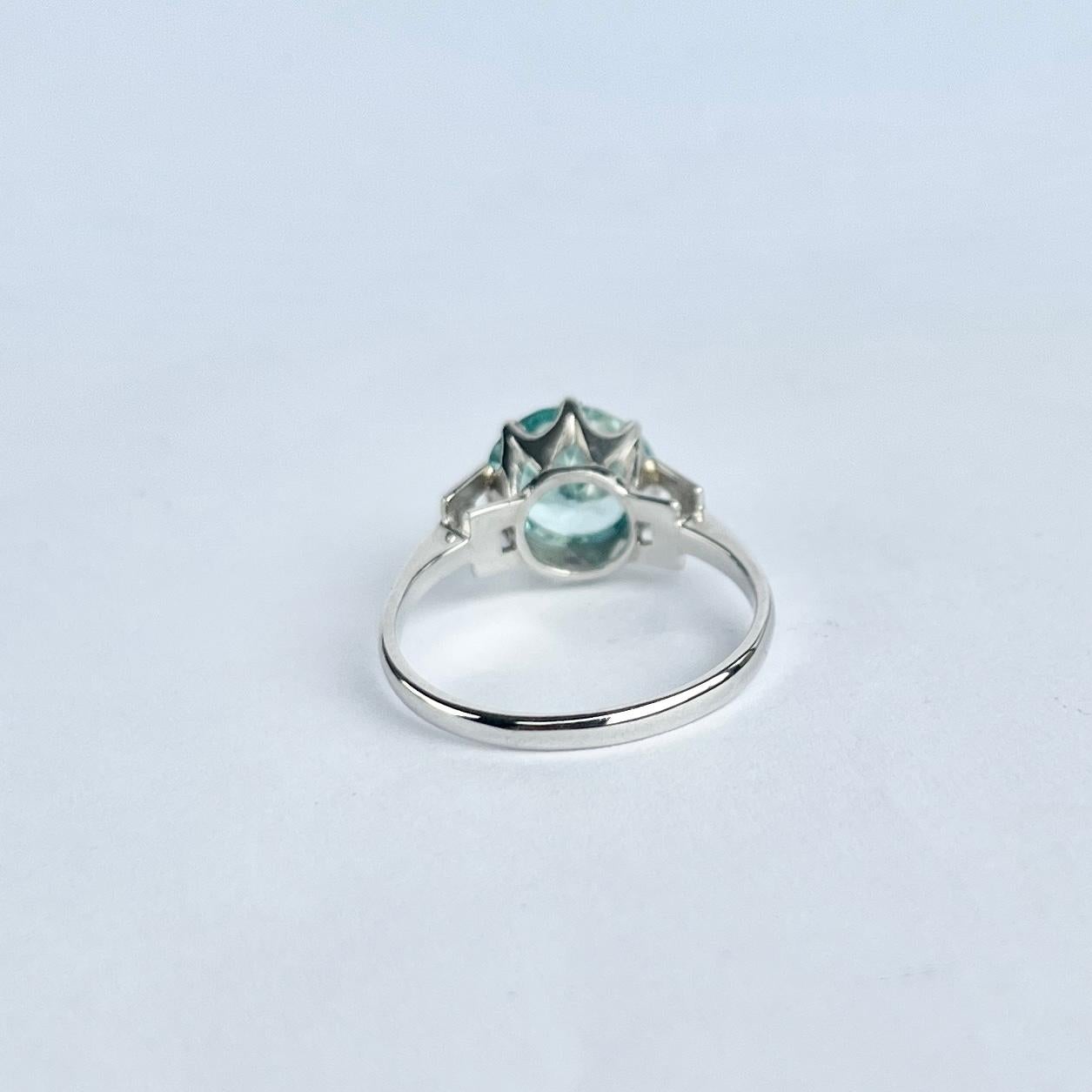 Anello solitario Art Deco con zircone blu in oro bianco da 18 carati In condizioni ottime in vendita a Chipping Campden, GB