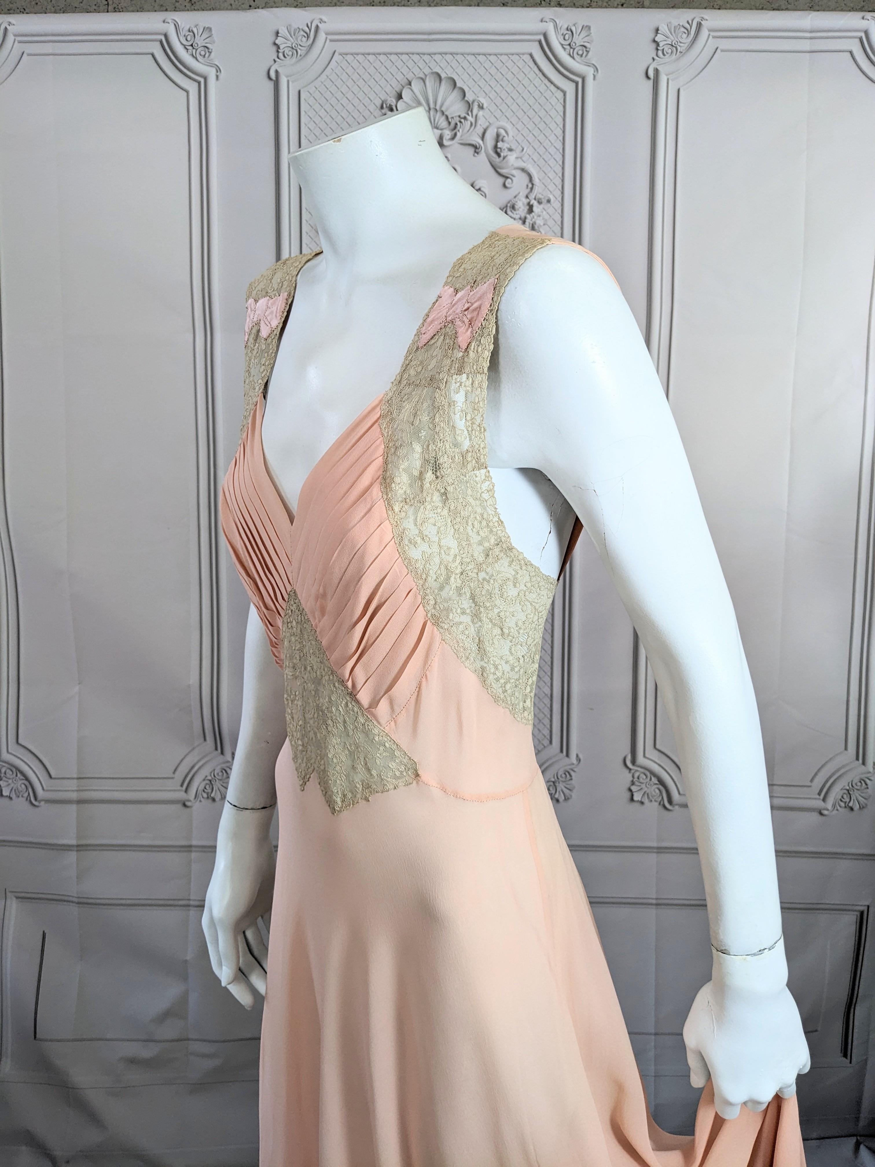  Art Deco Blush Pink Silk Crepe Chiffon and Lace Gown  For Sale 2
