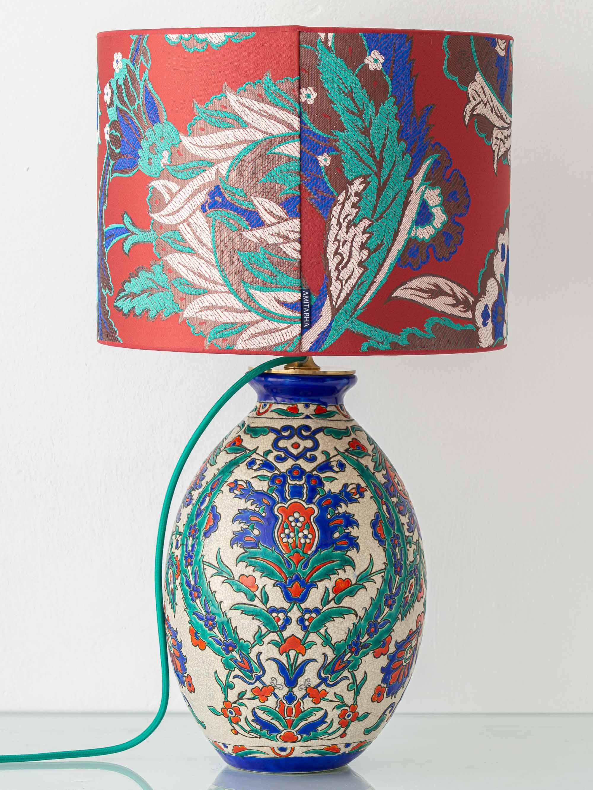 Belge Lampe Art Déco Boch Frères avec abat-jour en brocart New Pierre Frey, époque Catteau en vente